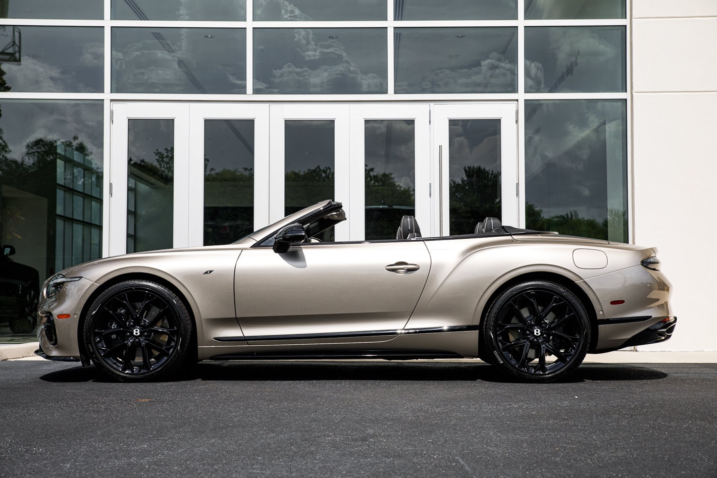 2026 Bentley Continental GTC - Photo 10
