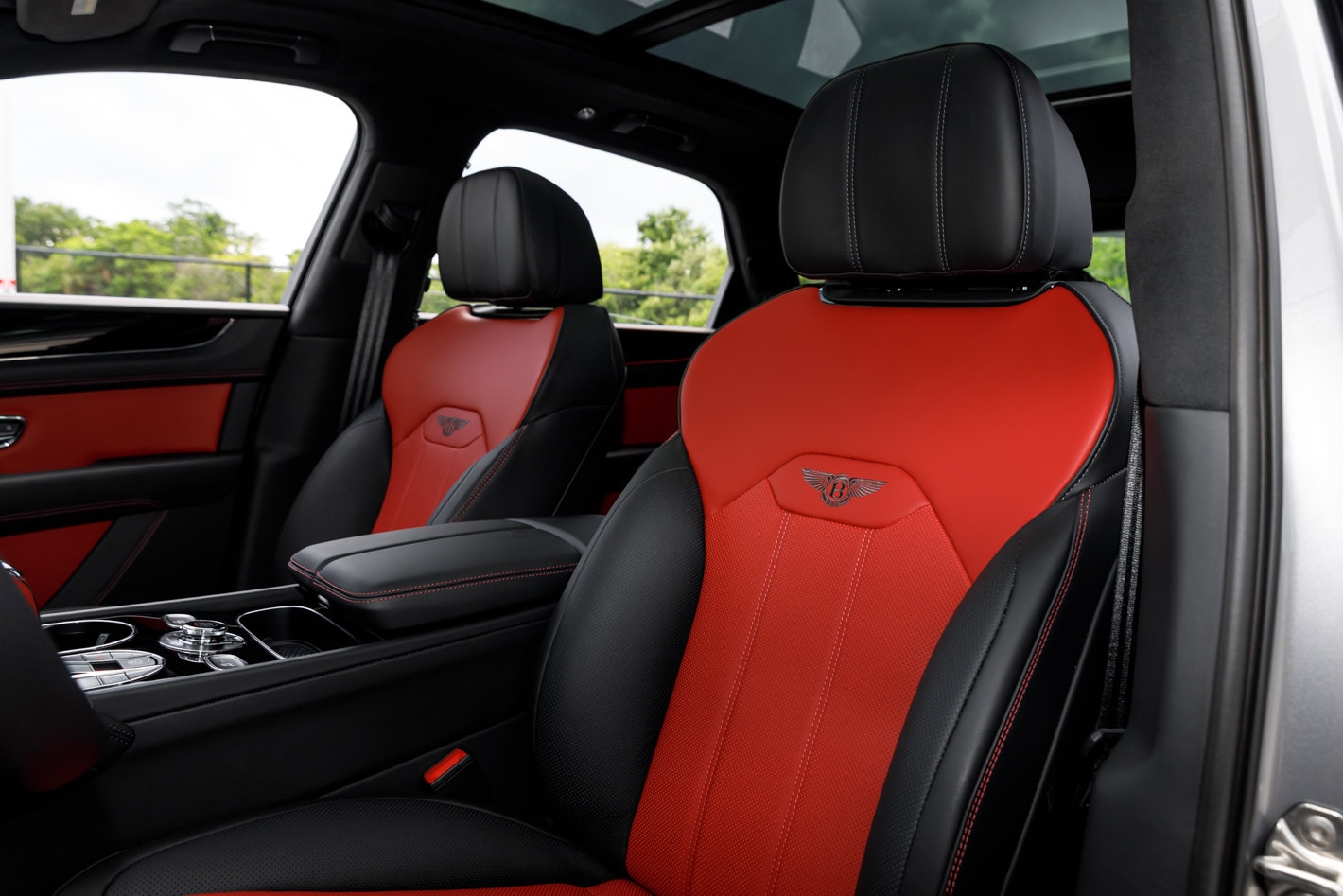 2026 Bentley Bentayga - Photo 29