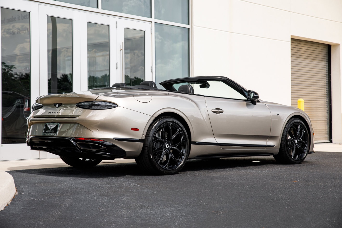 2026 Bentley Continental GTC - Photo 23