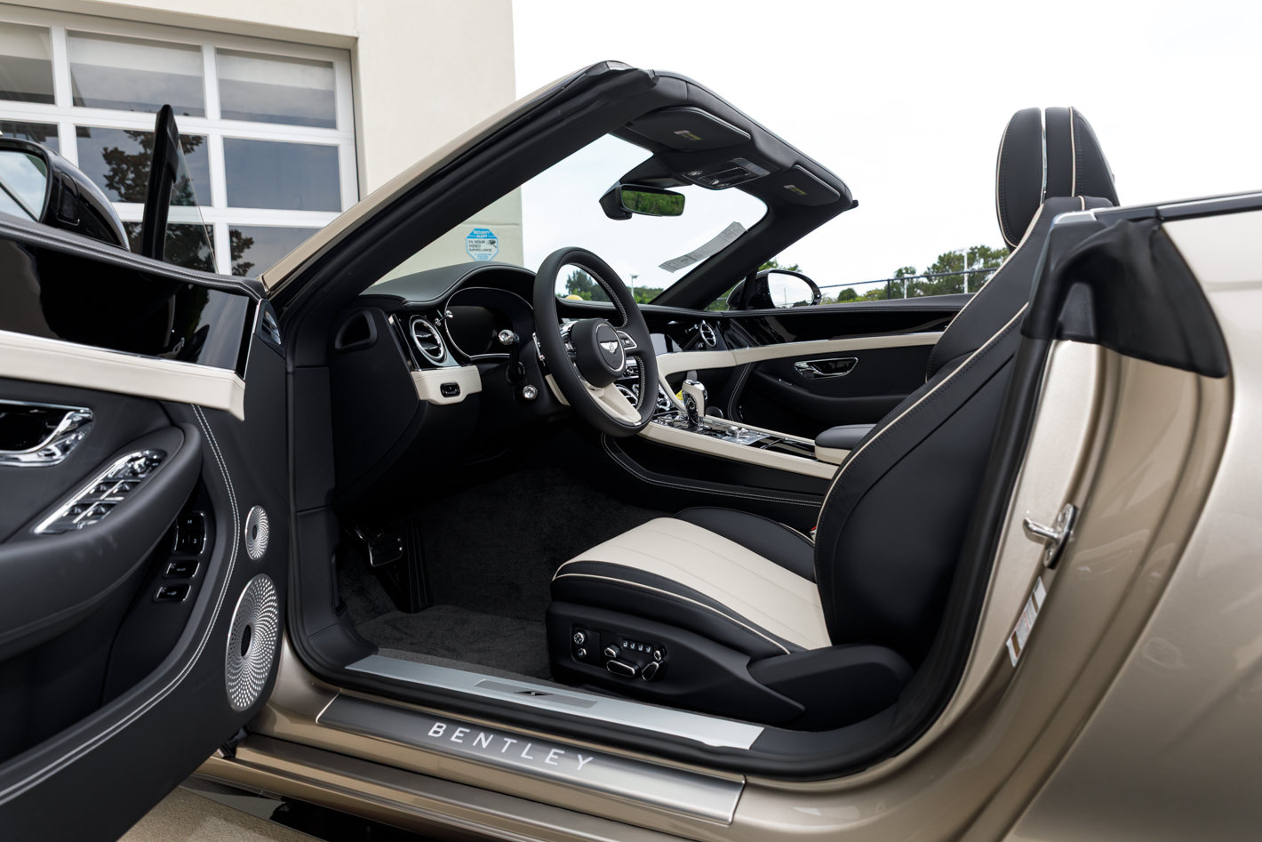 2026 Bentley Continental GTC - Photo 35