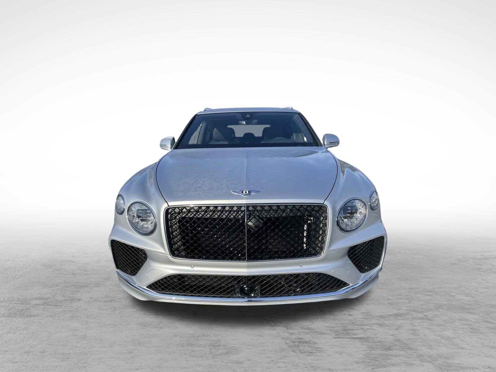 2024 Bentley Bentayga V8 photo 2
