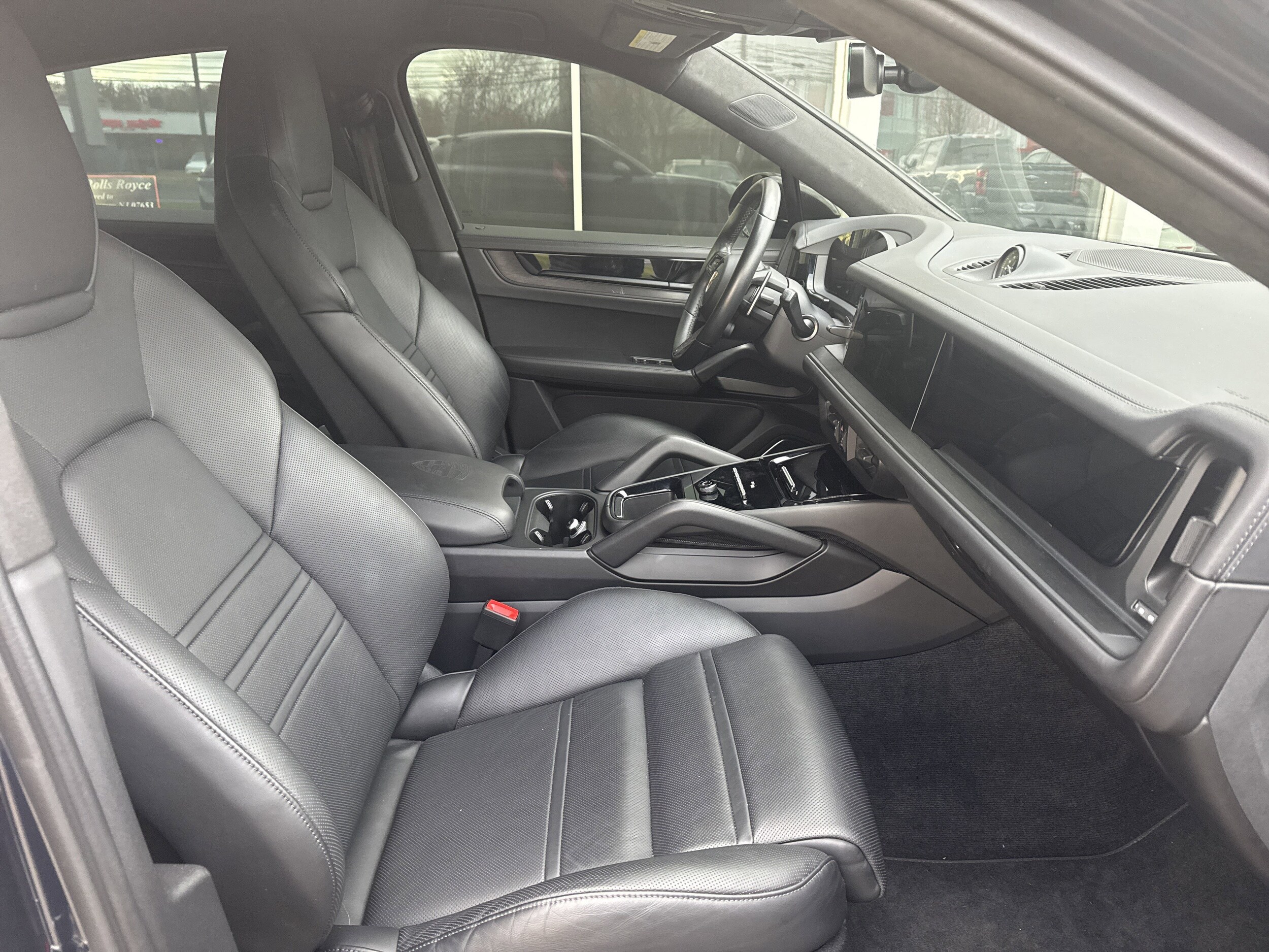 2024 Porsche Cayenne Coupe Turbo GT photo 2