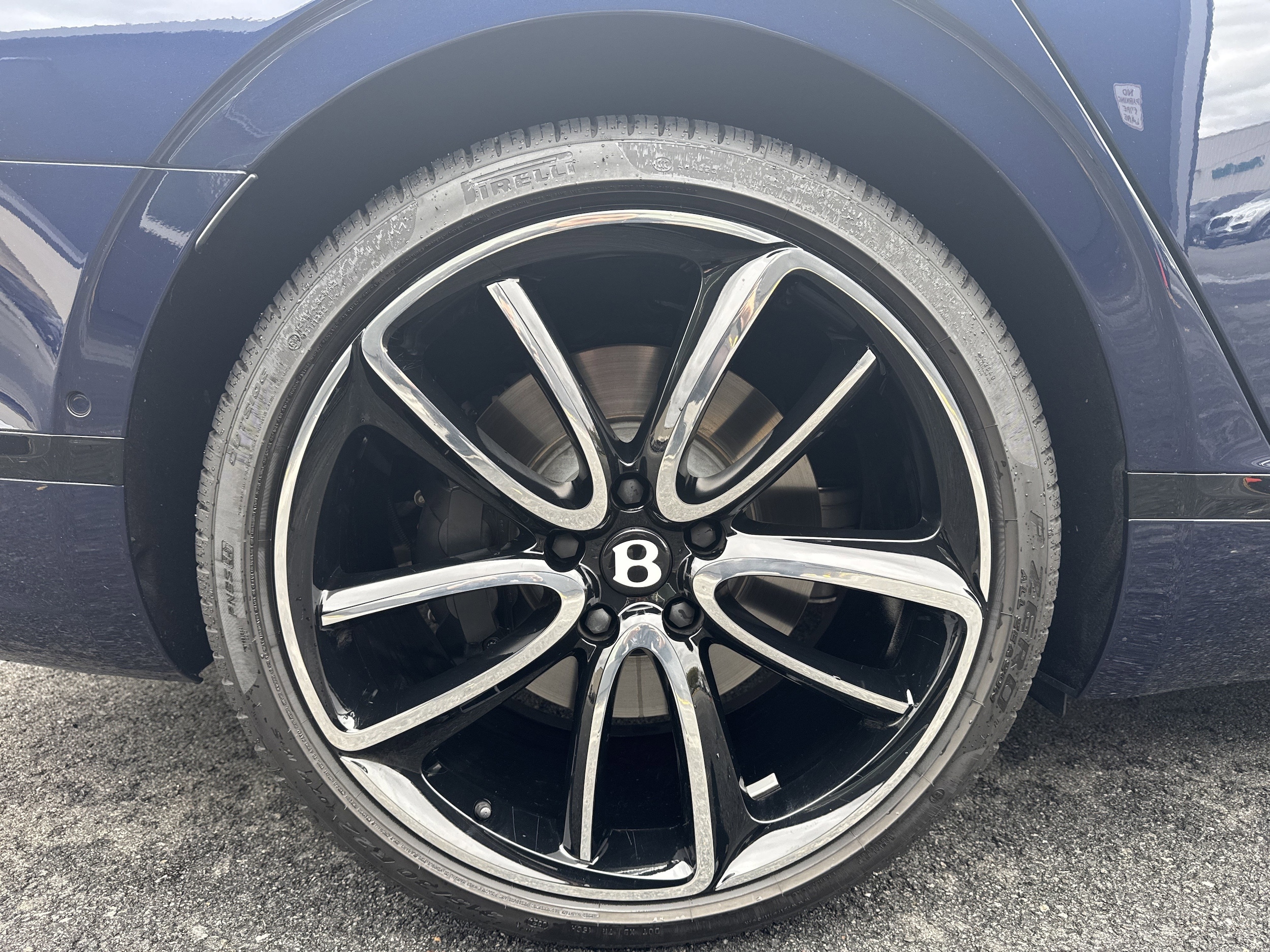 2024 Bentley Flying Spur - Photo 31