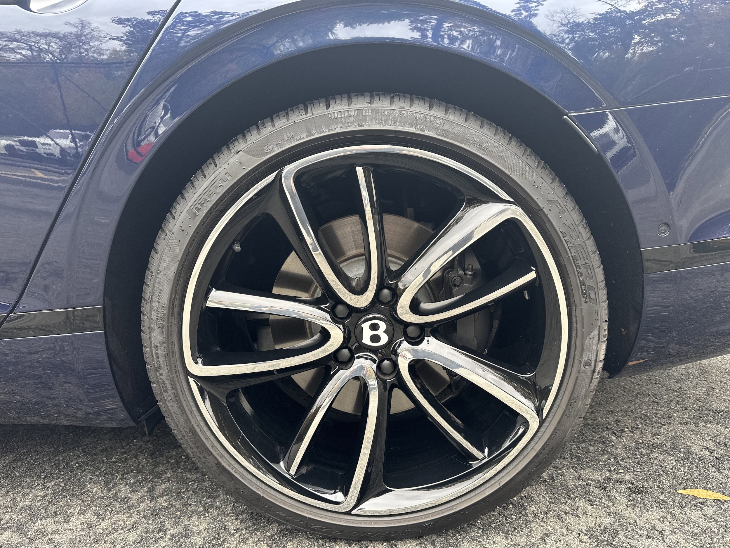2024 Bentley Flying Spur - Photo 30