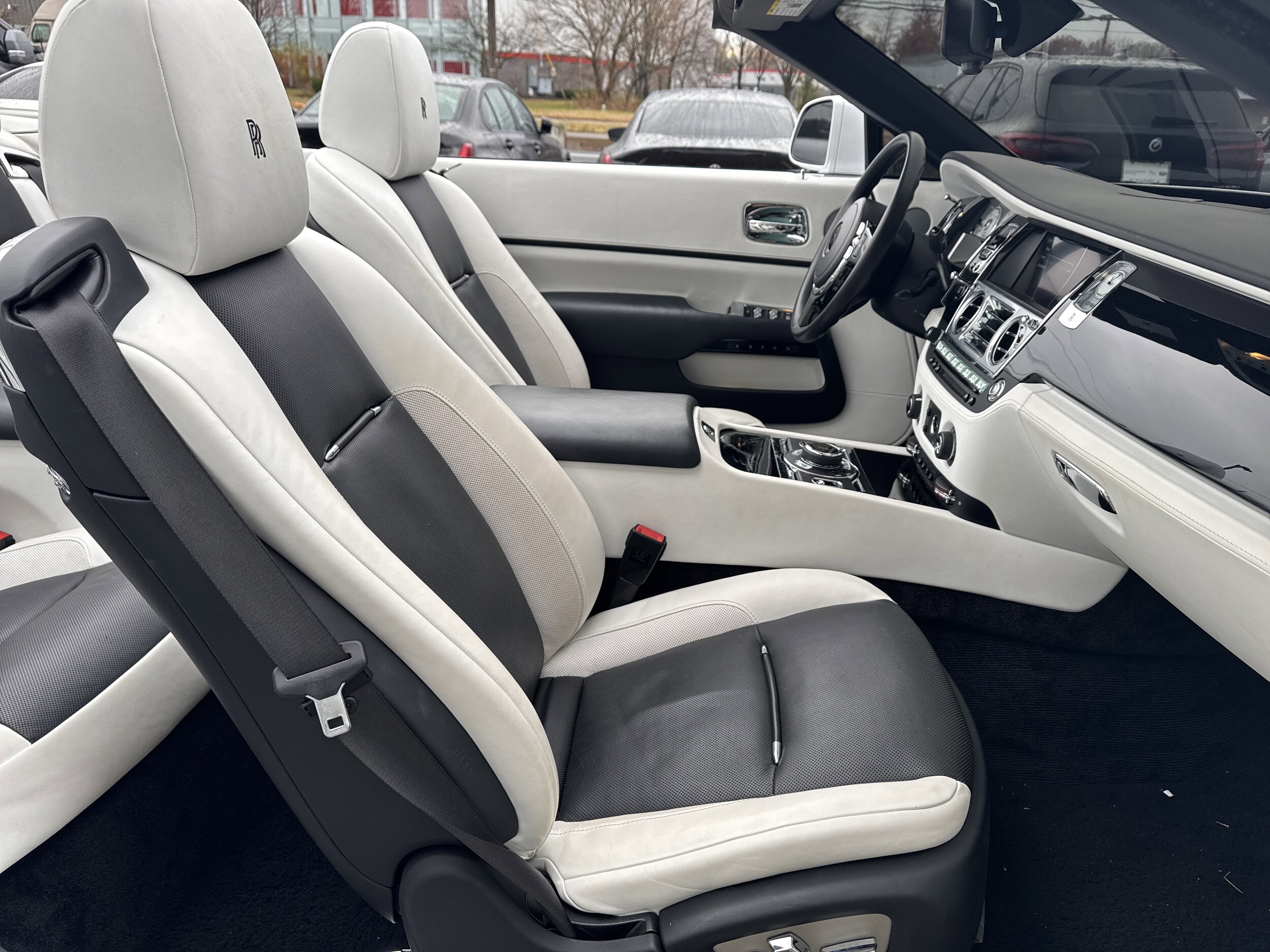 2021 Rolls Royce Dawn photo 2