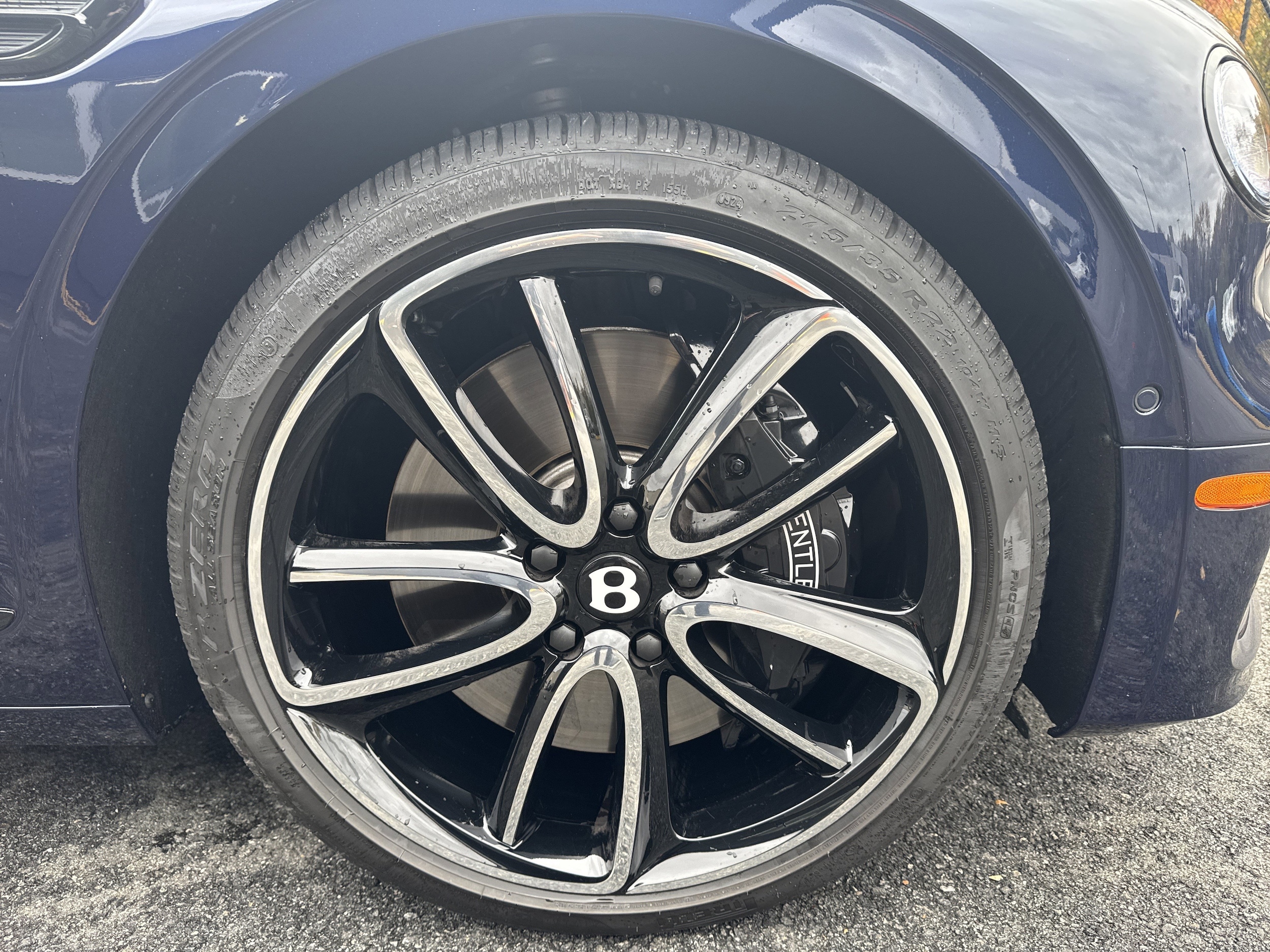 2024 Bentley Flying Spur - Photo 32
