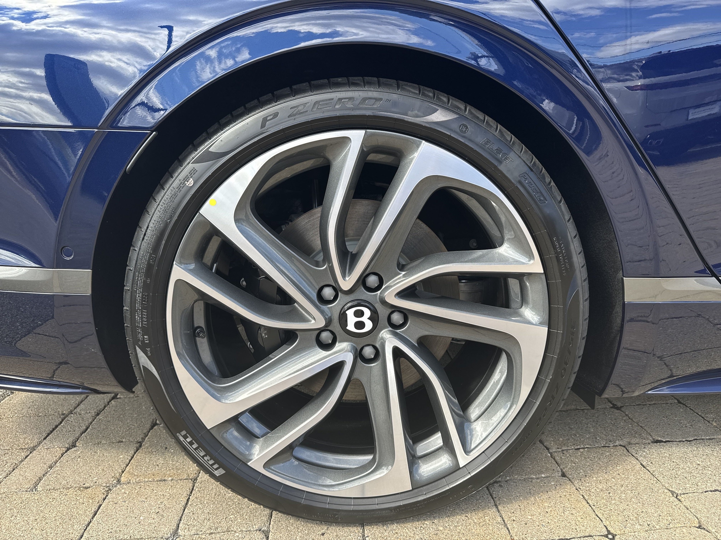 2025 Bentley Flying Spur Speed - Photo 30