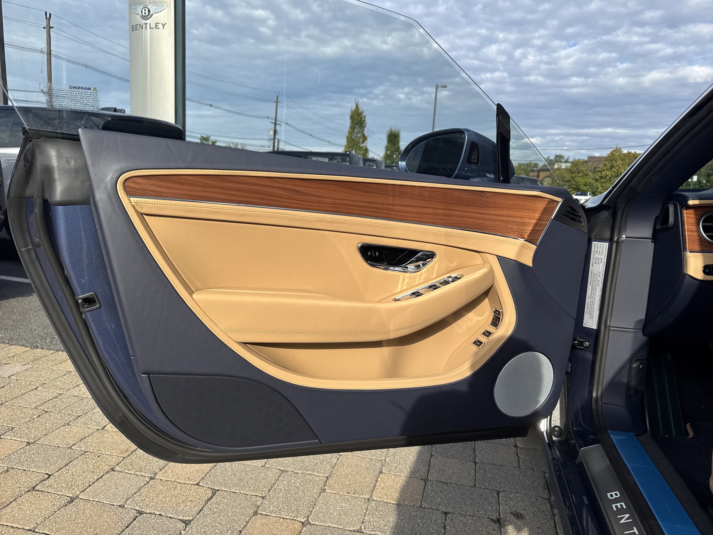 2026 Bentley Continental GTC - Photo 13