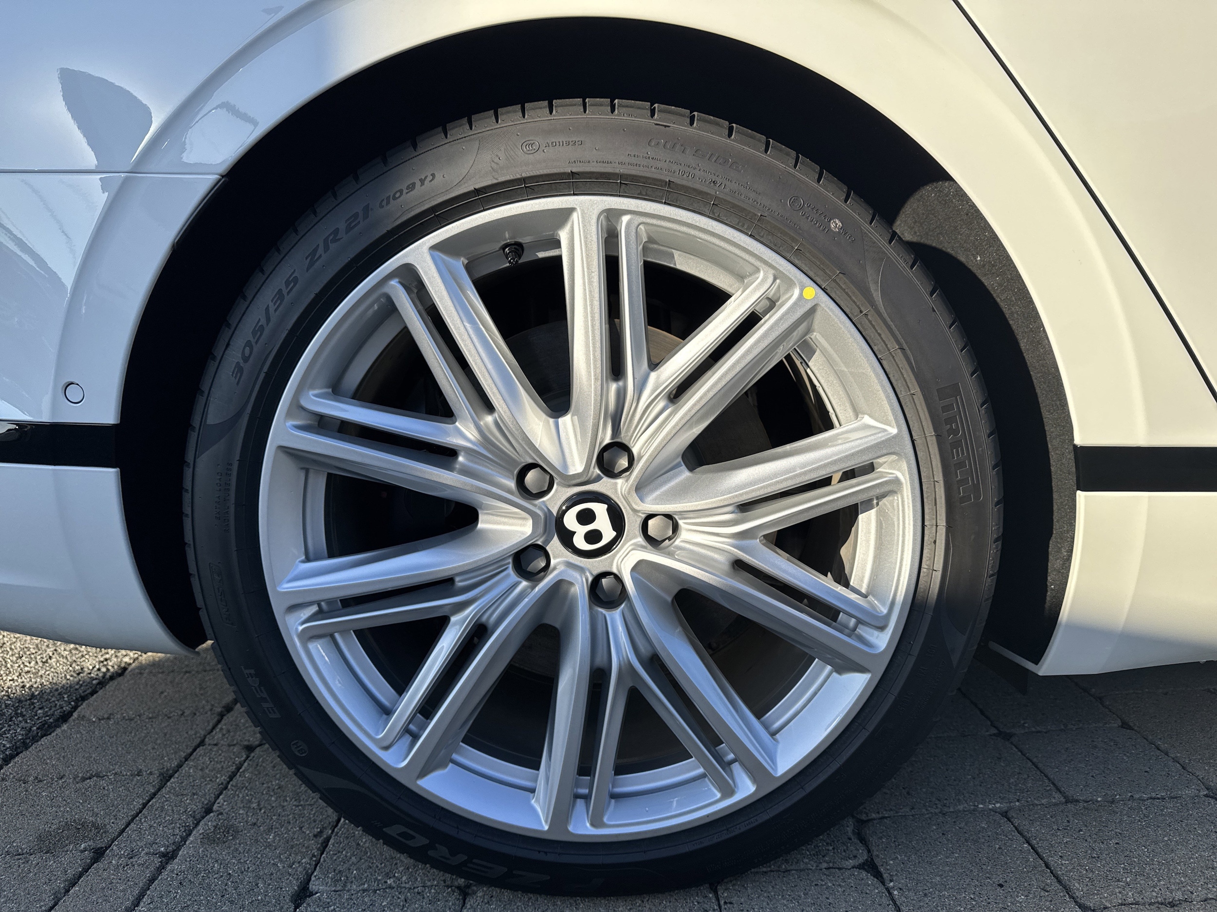 2026 Bentley Flying Spur - Photo 30