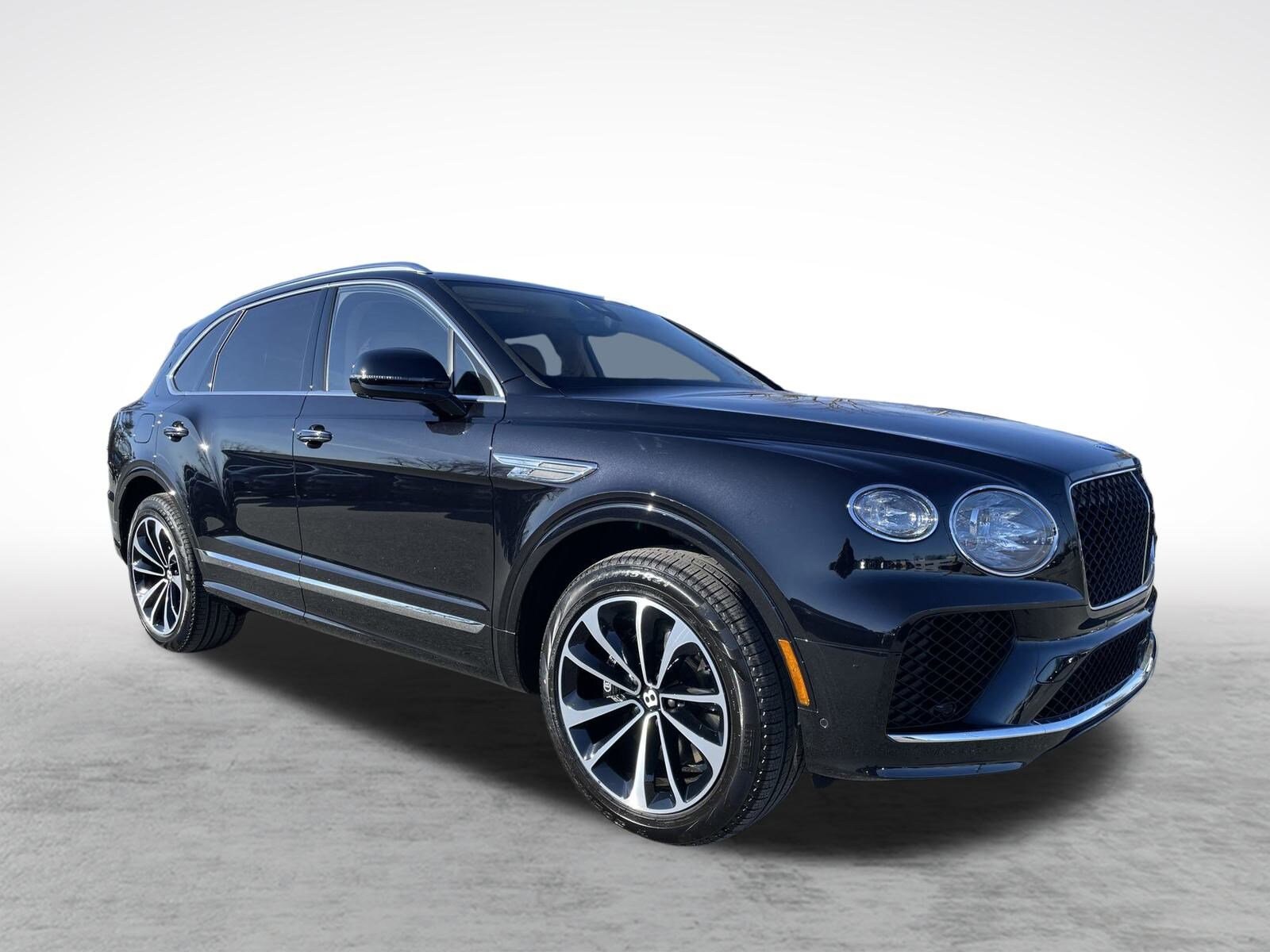 2025 Bentley Bentayga V8 photo 3