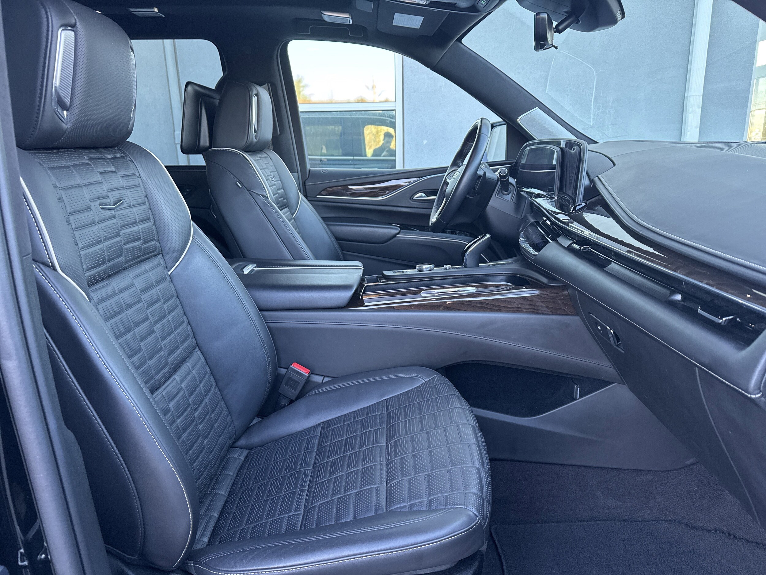 2023 Cadillac Escalade ESV Premium Luxury Platinum photo 2