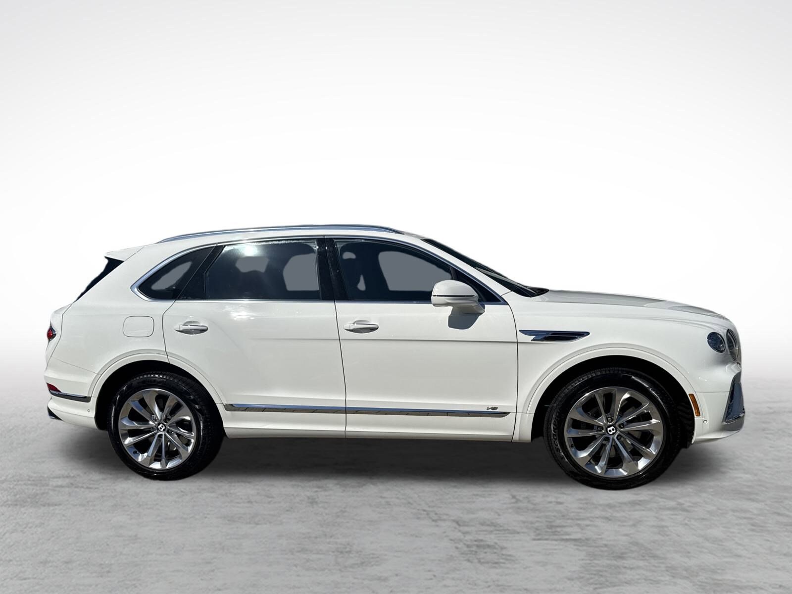 2022 Bentley Bentayga V8 photo 4