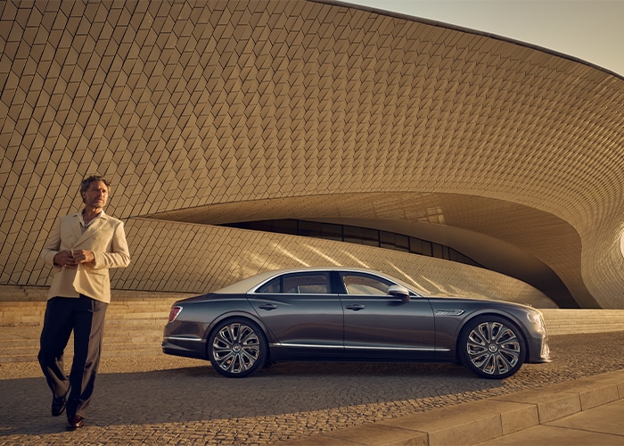 2025-Bentley-FlyingSpur-Mulliner-Sedan-L05.jpeg