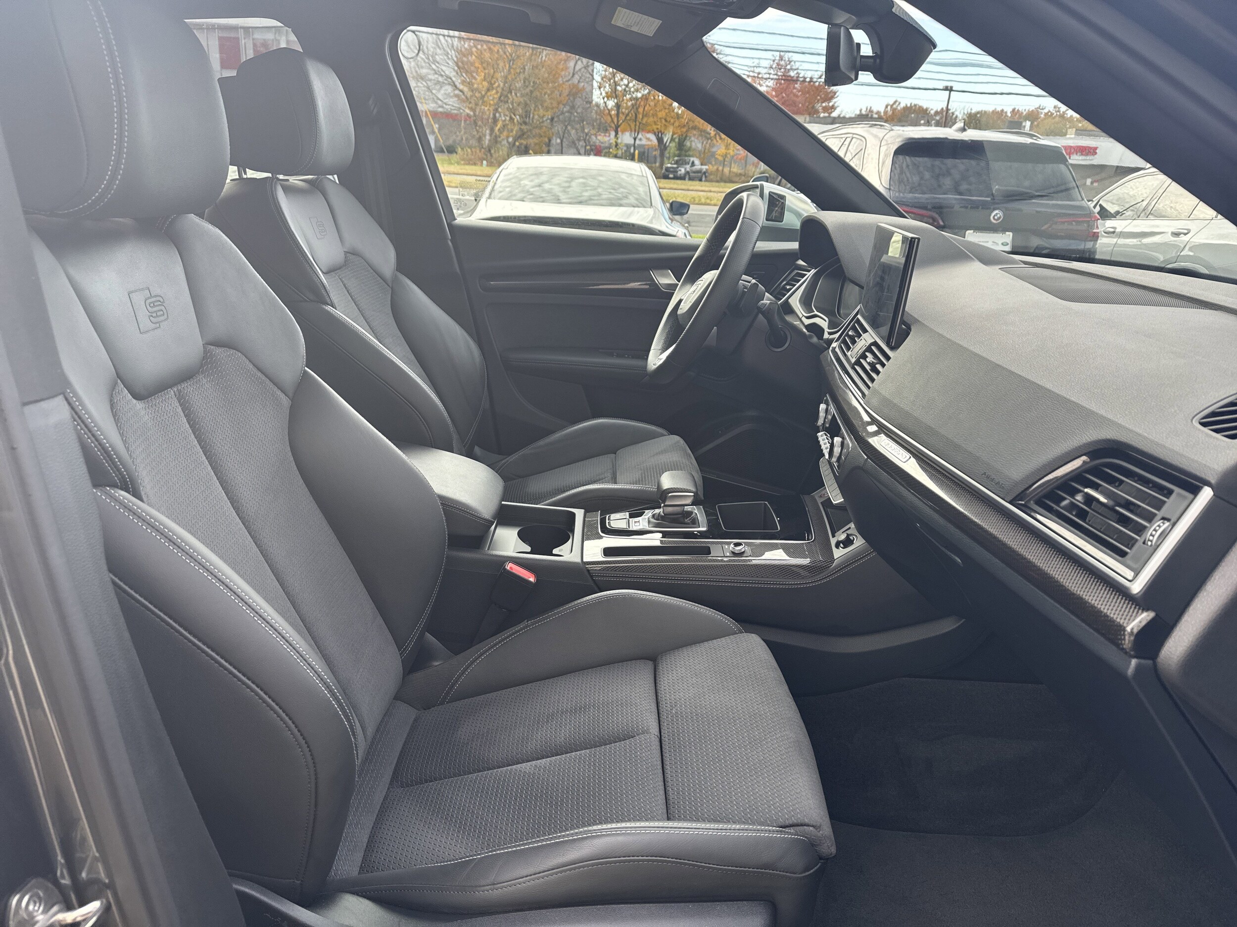 2024 Audi SQ5 Premium Plus photo 2