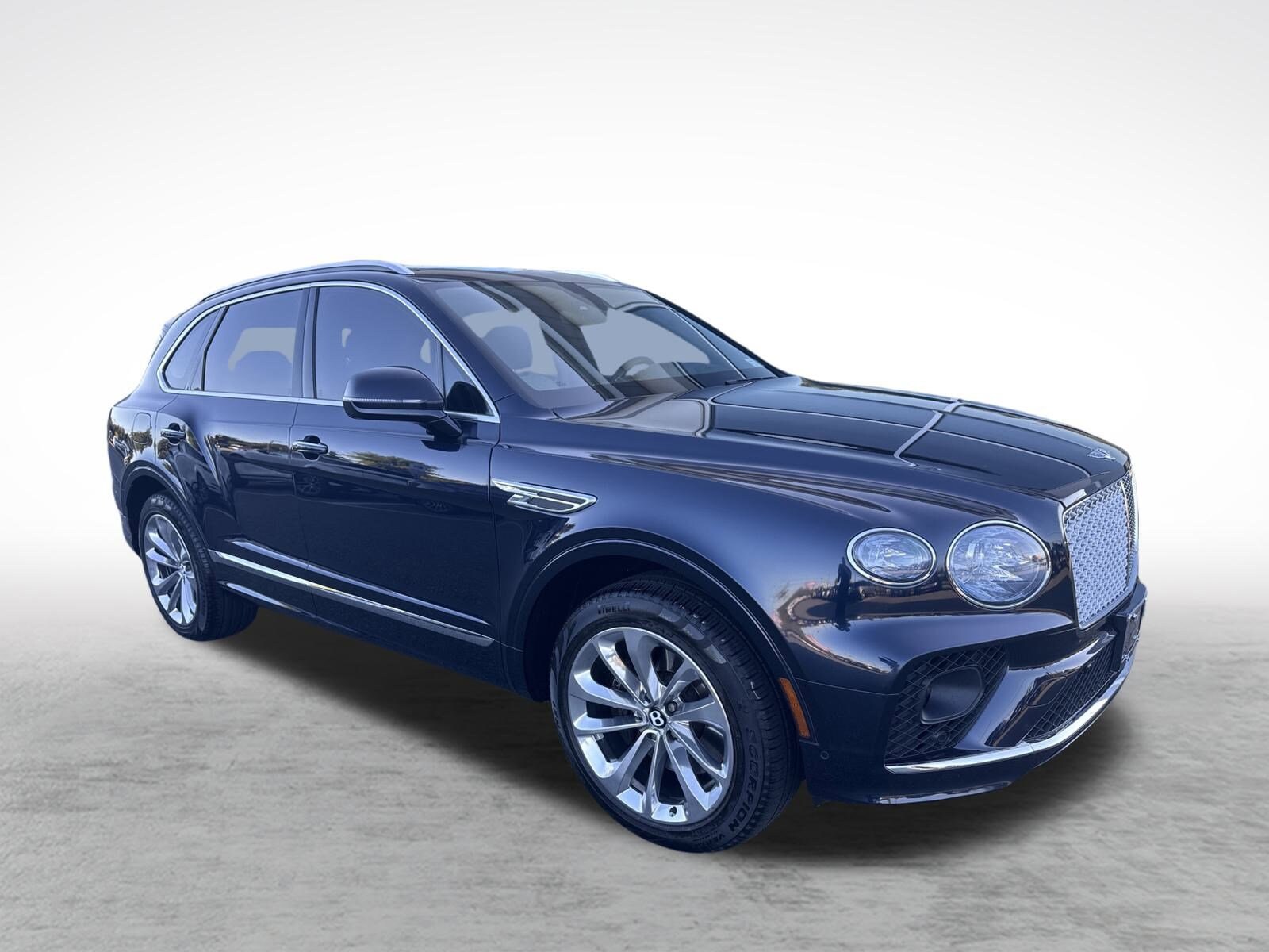2021 Bentley Bentayga V8 photo 3
