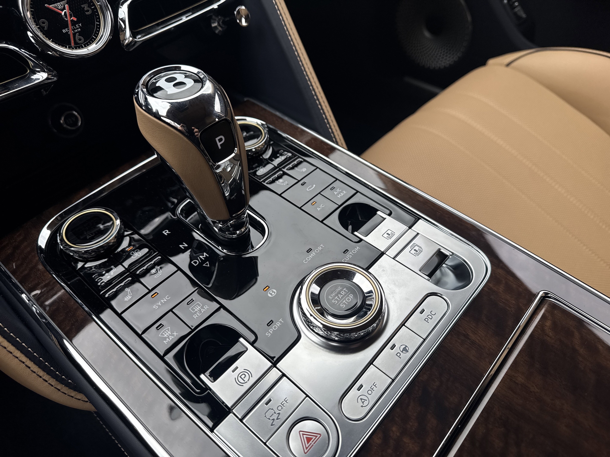 2024 Bentley Flying Spur - Photo 18