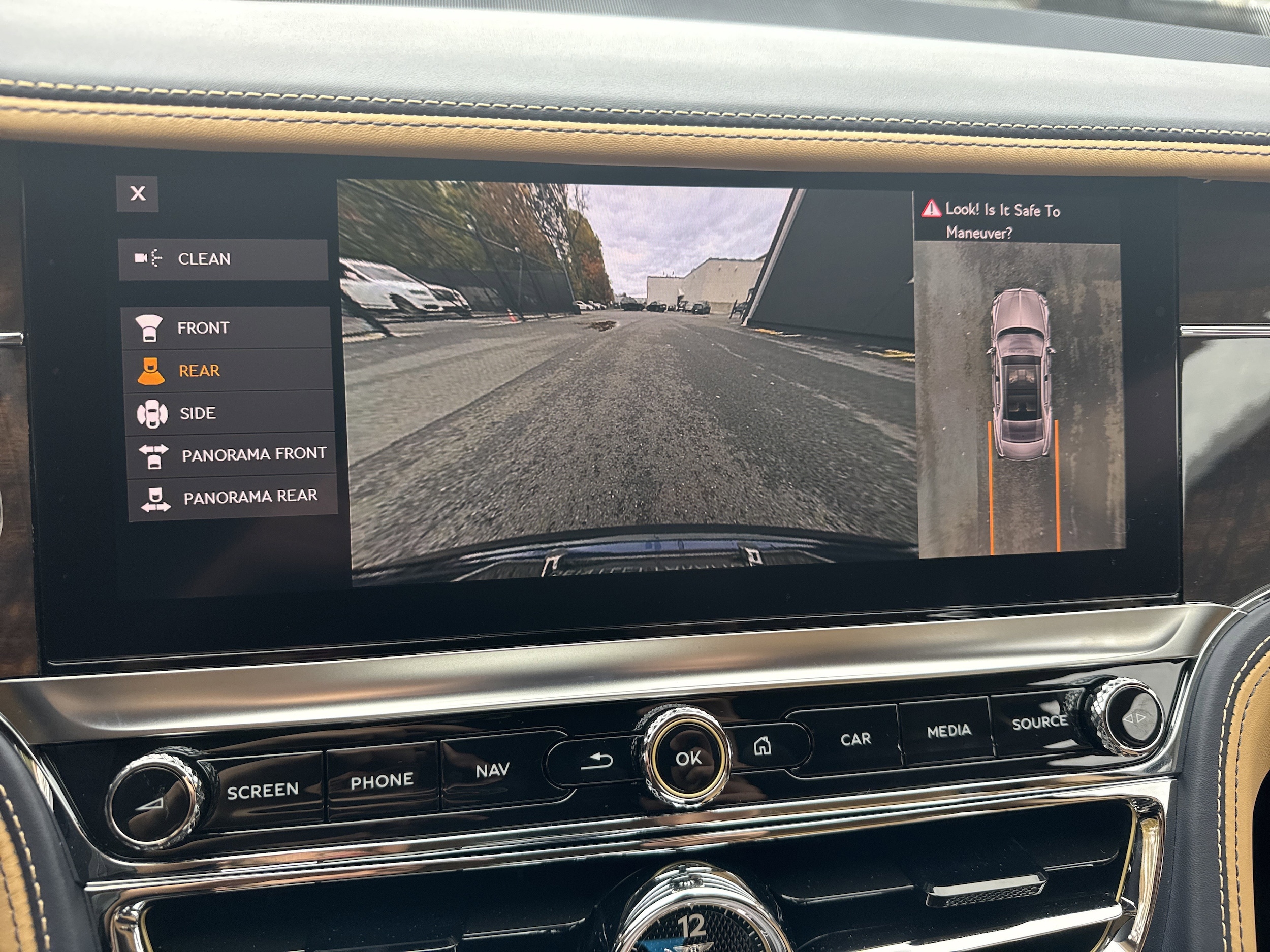 2024 Bentley Flying Spur - Photo 24