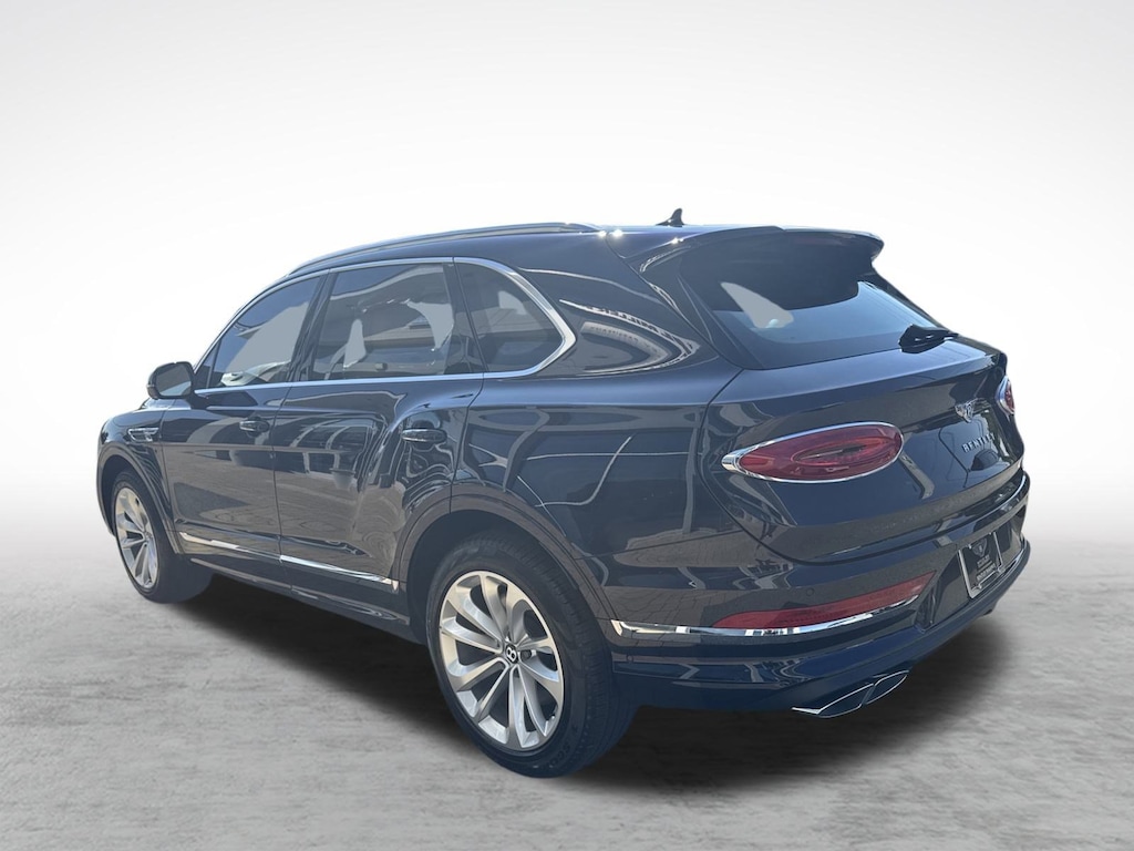 New 2025 Bentley Bentayga V8 SUV