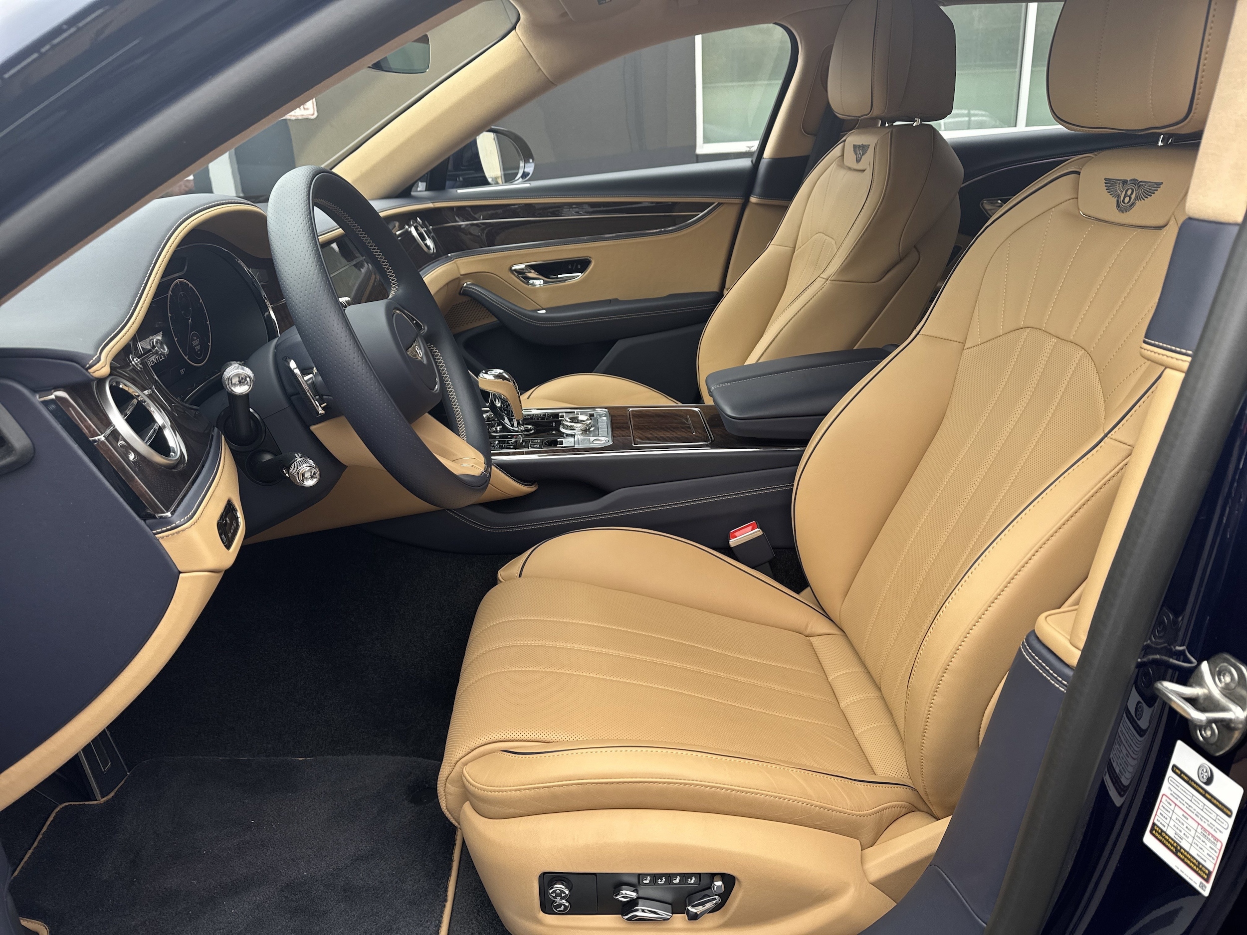 2024 Bentley Flying Spur - Photo 15