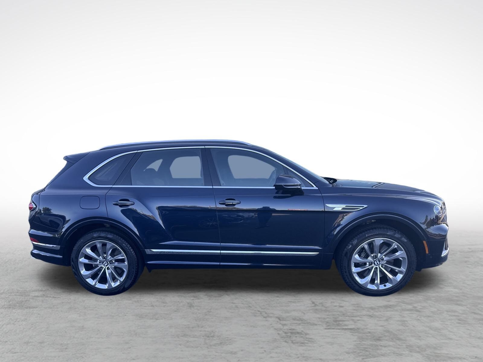 2021 Bentley Bentayga V8 photo 4
