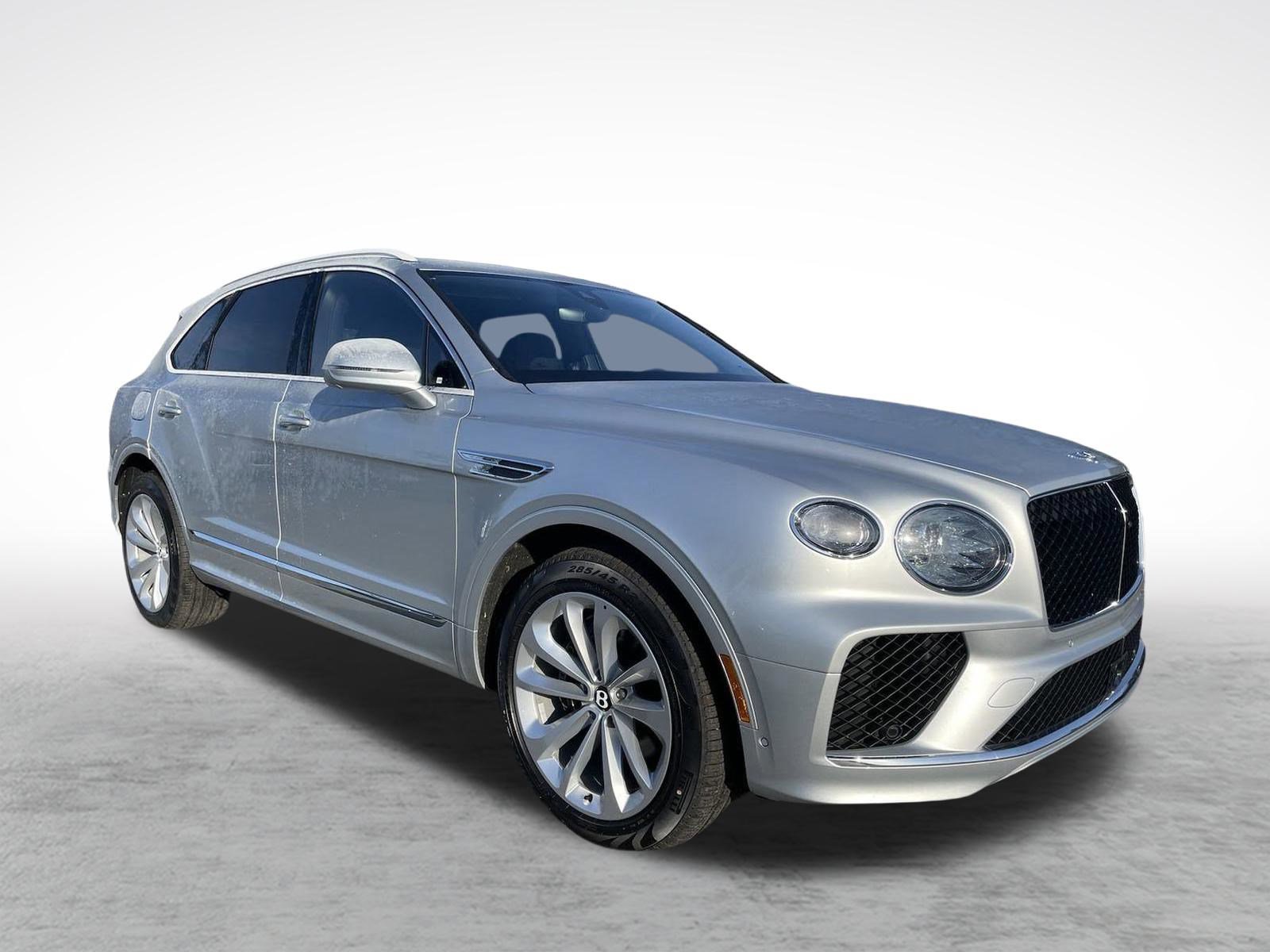 2024 Bentley Bentayga V8 photo 3