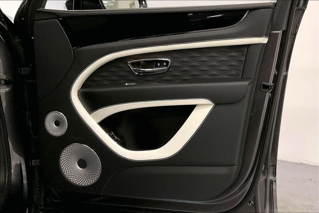 2026 Bentley Bentayga Speed - Photo 33
