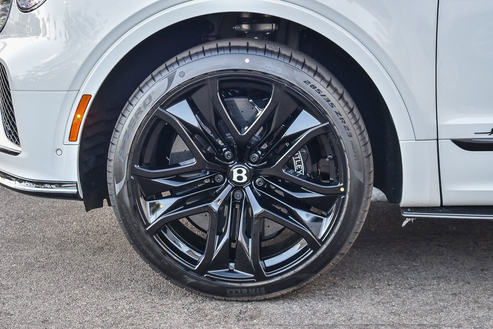 2026 Bentley Bentayga Speed - Photo 6