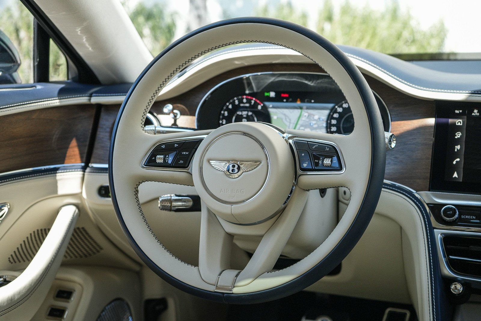 2026 Bentley Flying Spur - Photo 16