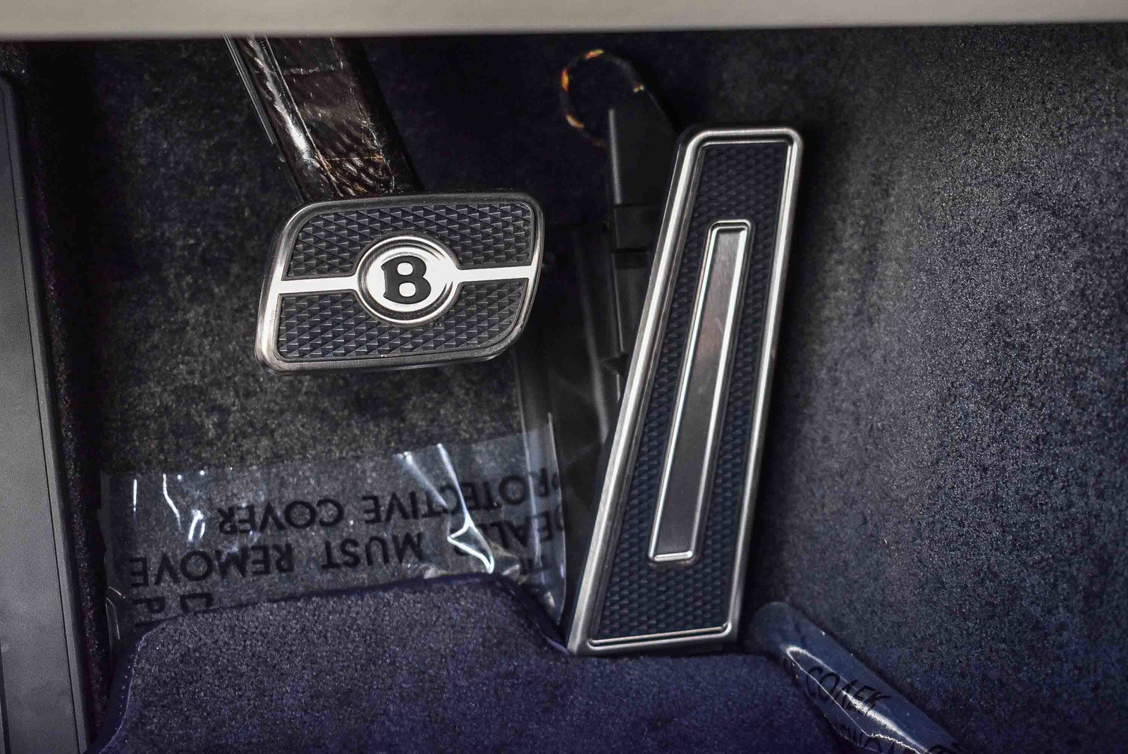 2026 Bentley Flying Spur - Photo 26
