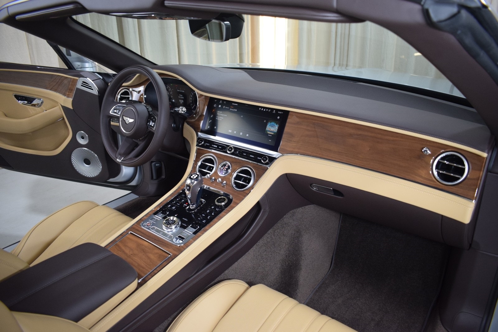 2026 Bentley Continental GTC Base - Photo 24