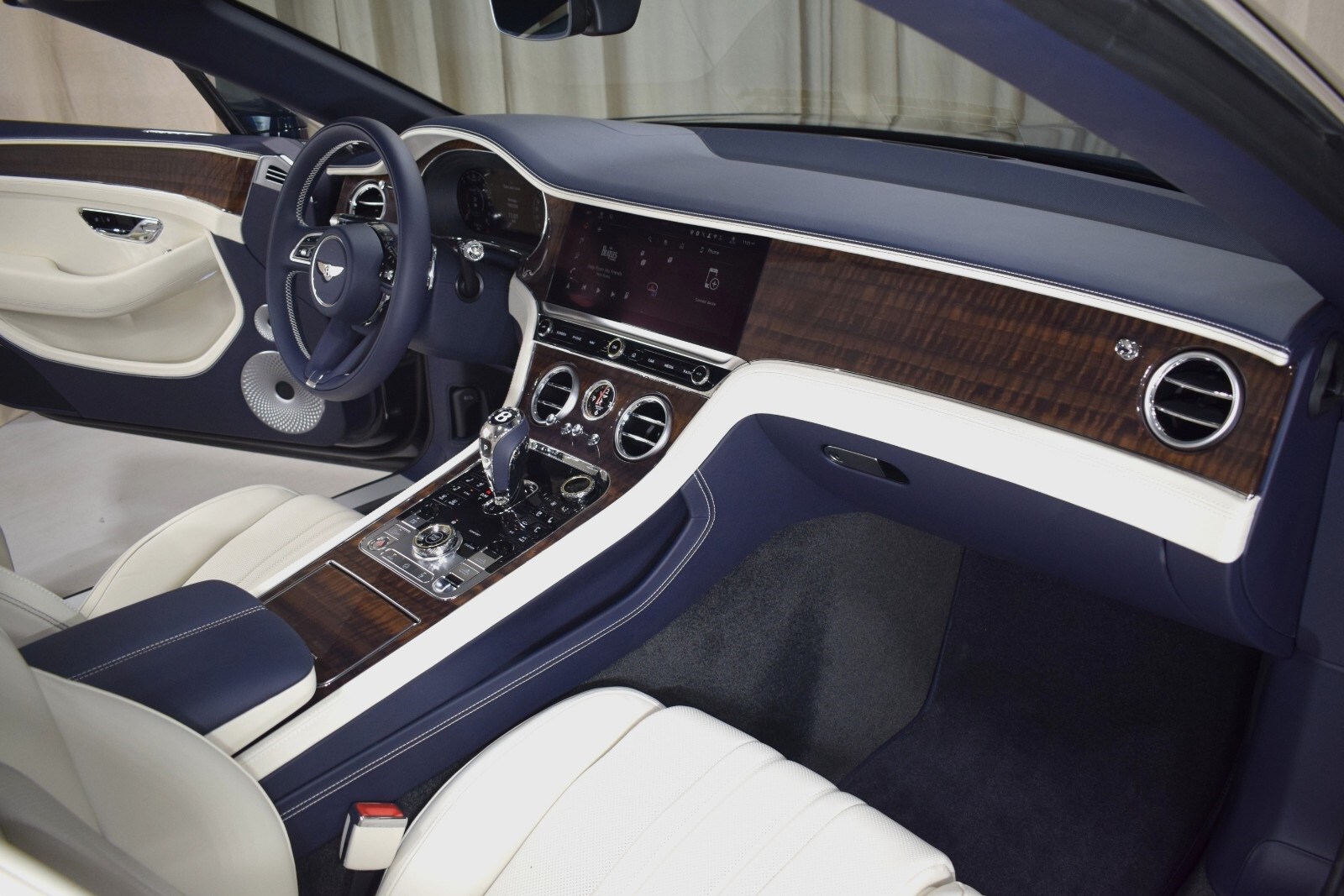 2026 Bentley Continental GTC Base - Photo 24