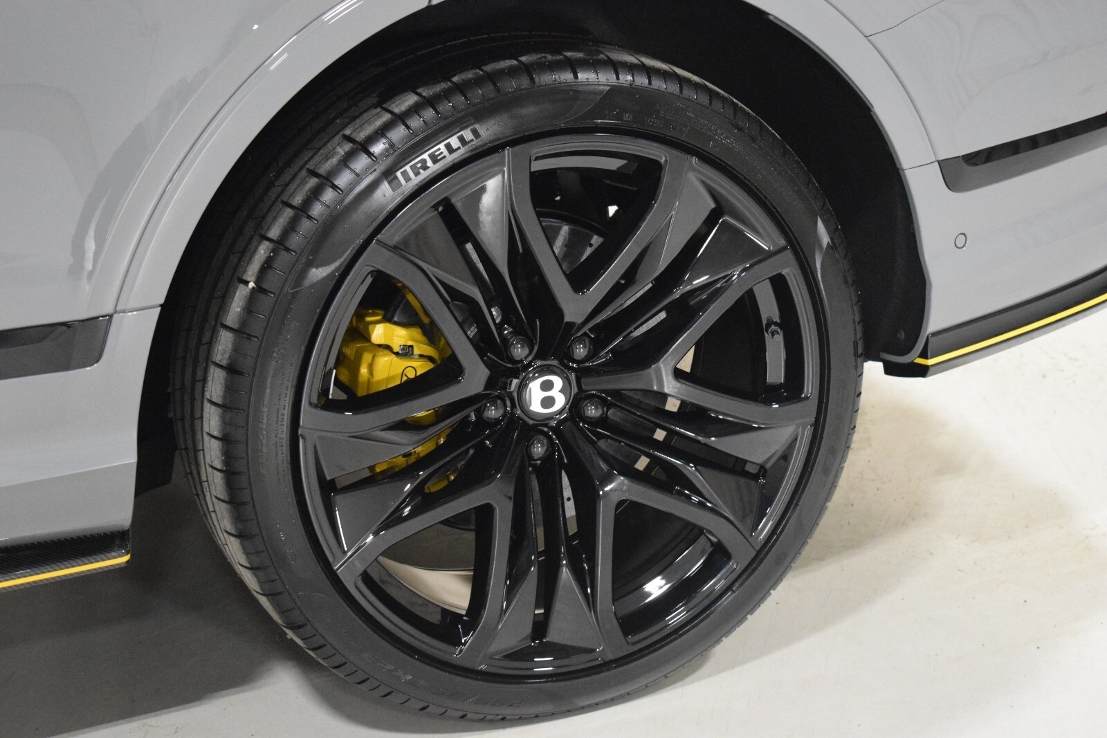 2026 Bentley Bentayga Speed - Photo 18
