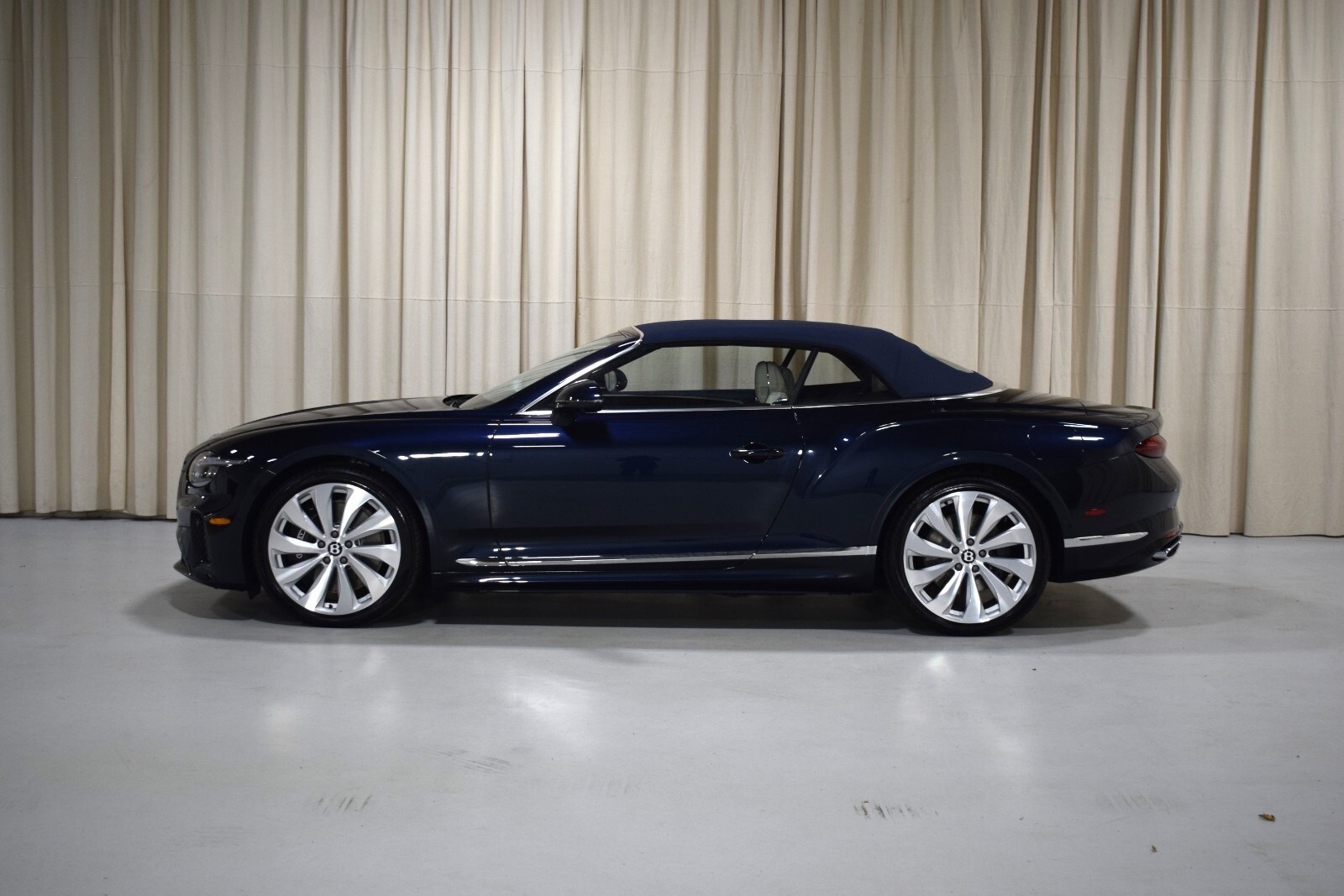 2026 Bentley Continental GTC Base - Photo 16