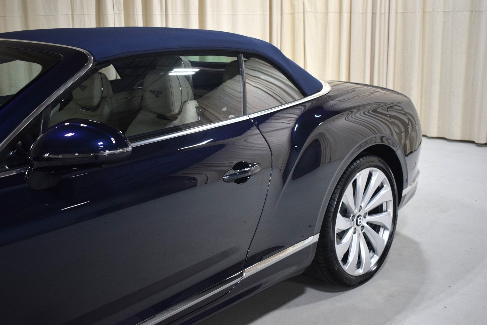 2026 Bentley Continental GTC Base - Photo 8