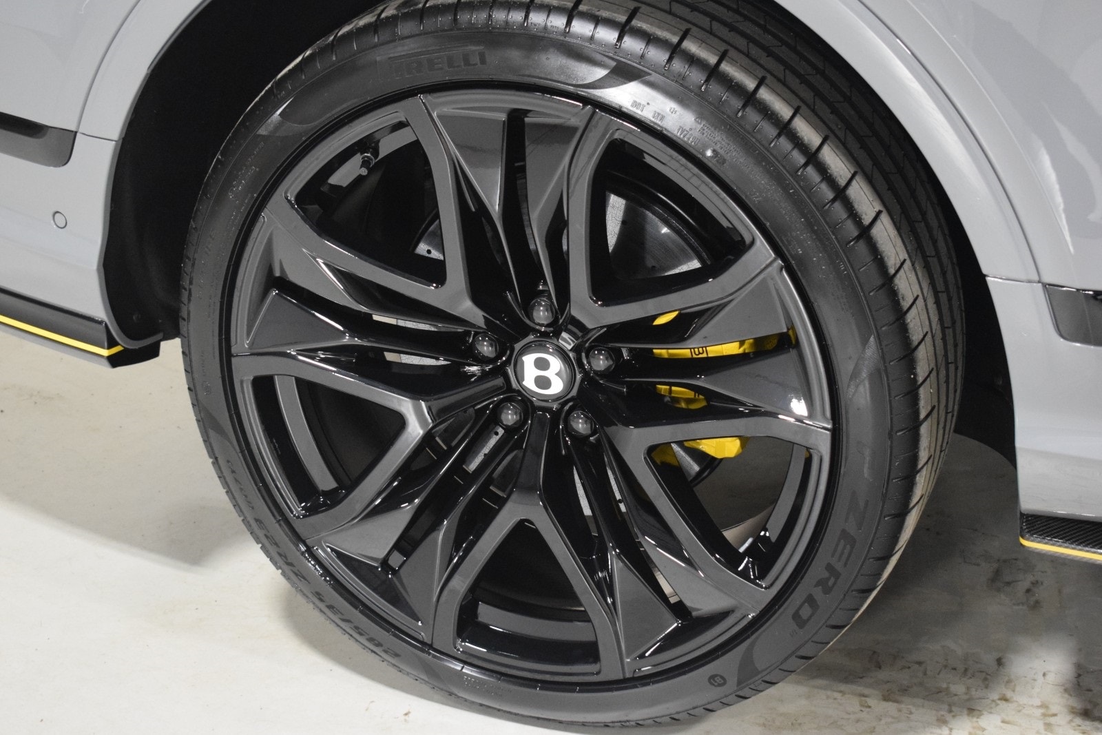 2026 Bentley Bentayga Speed - Photo 6