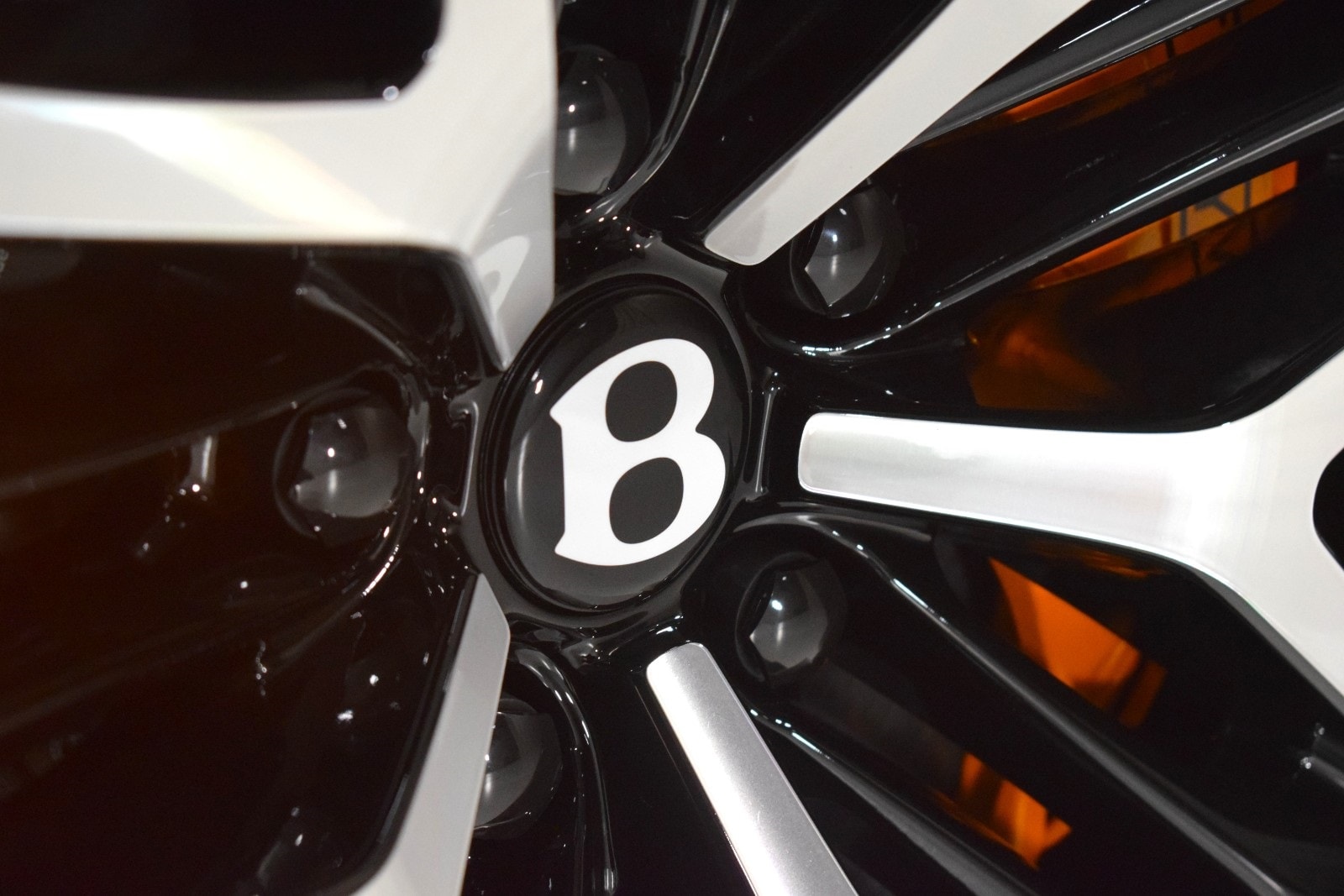 2026 Bentley Bentayga Speed - Photo 19