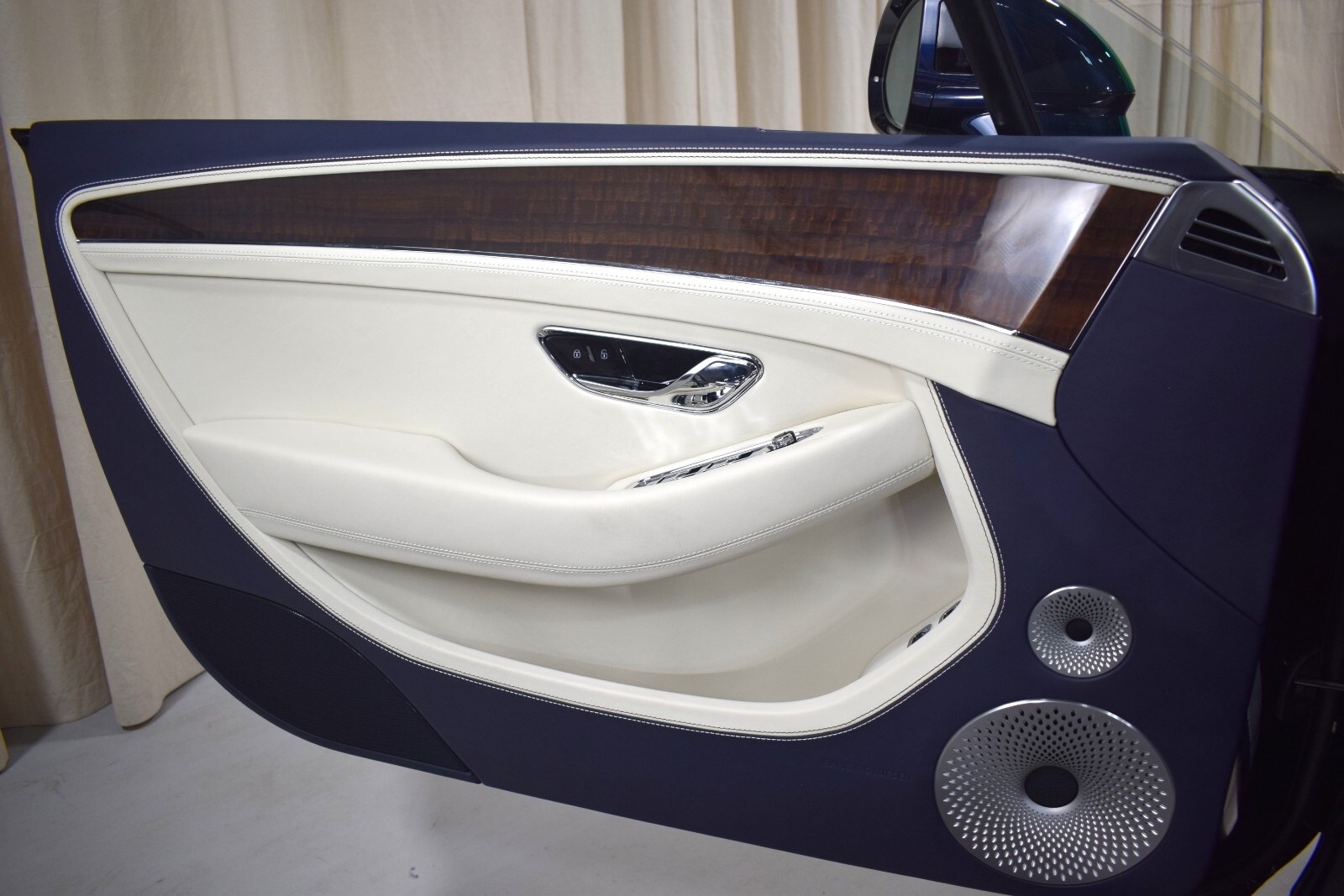2026 Bentley Continental GTC Base - Photo 37