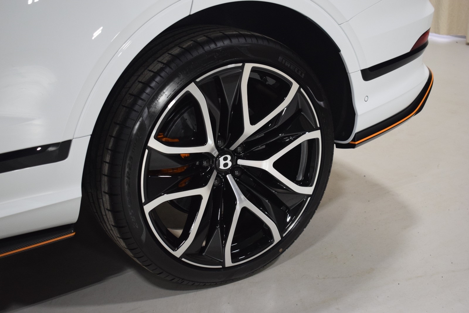 2026 Bentley Bentayga Speed - Photo 18