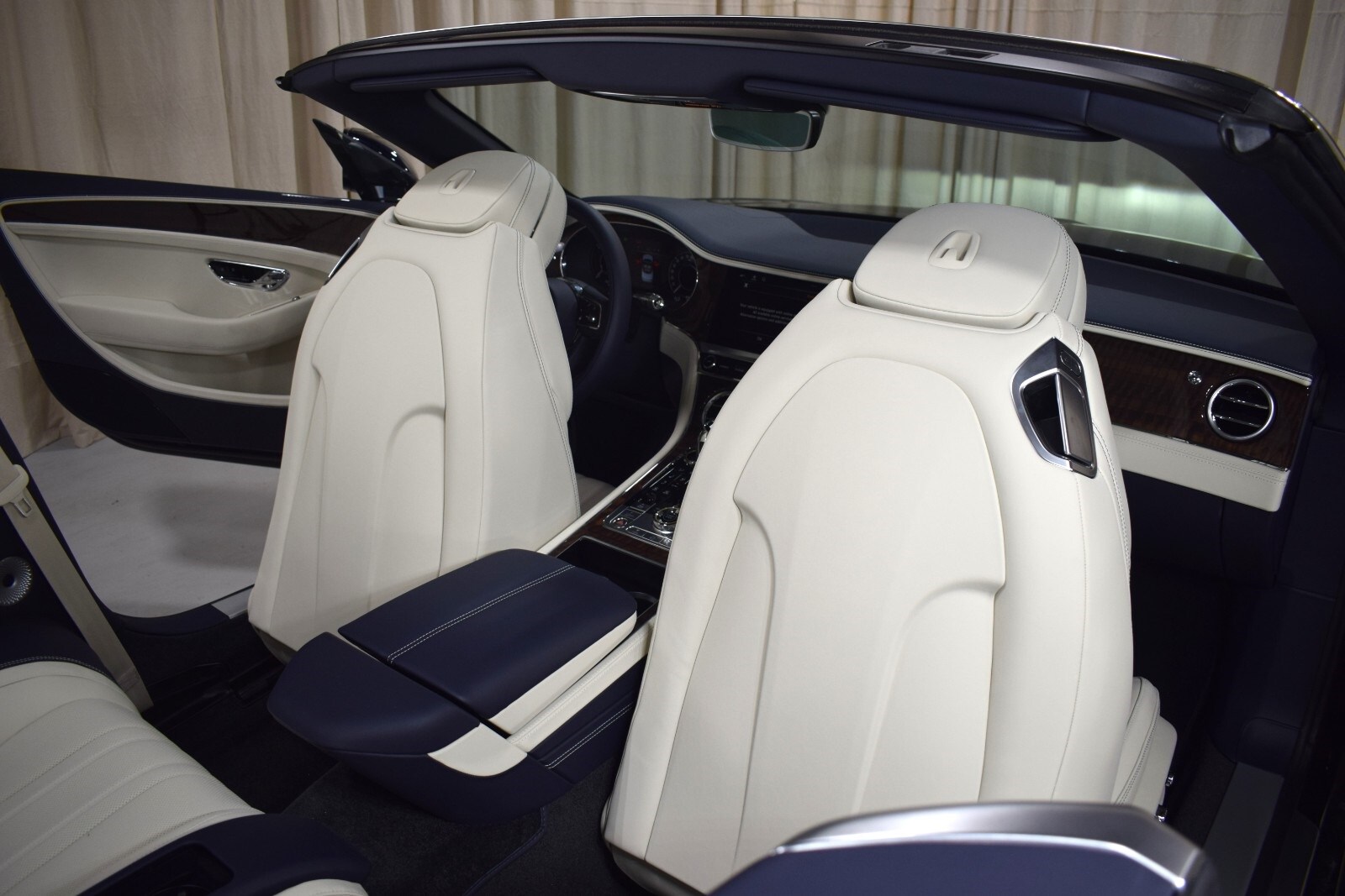 2026 Bentley Continental GTC Base - Photo 22
