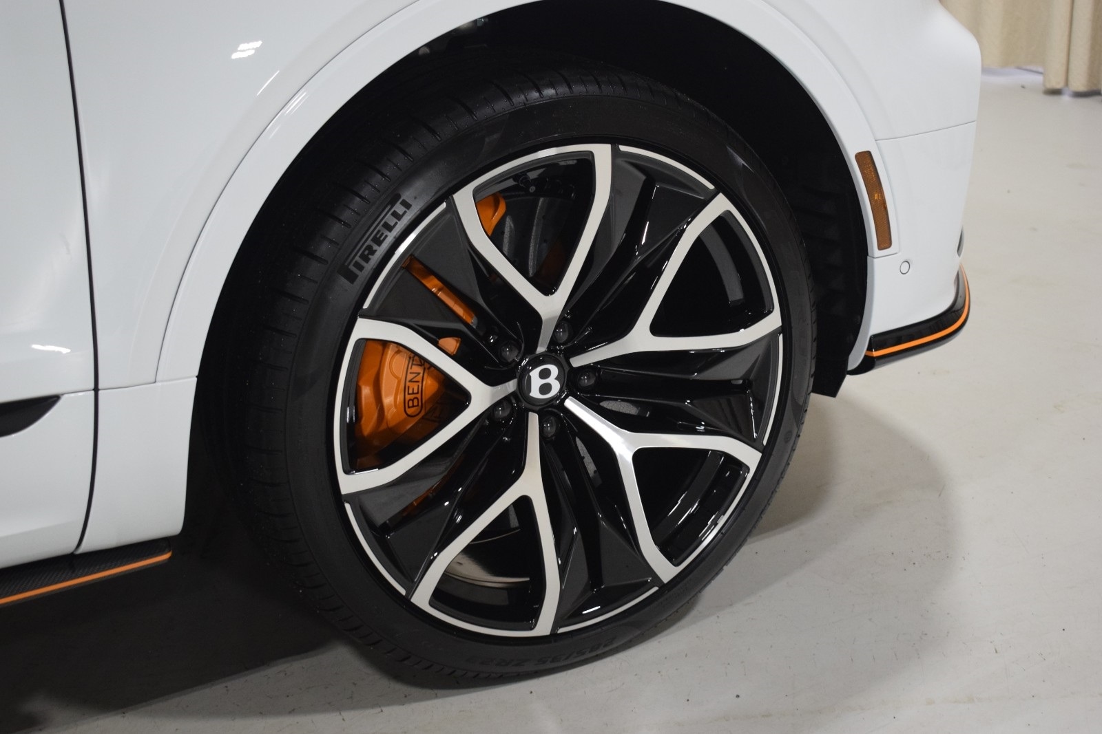 2026 Bentley Bentayga Speed - Photo 7