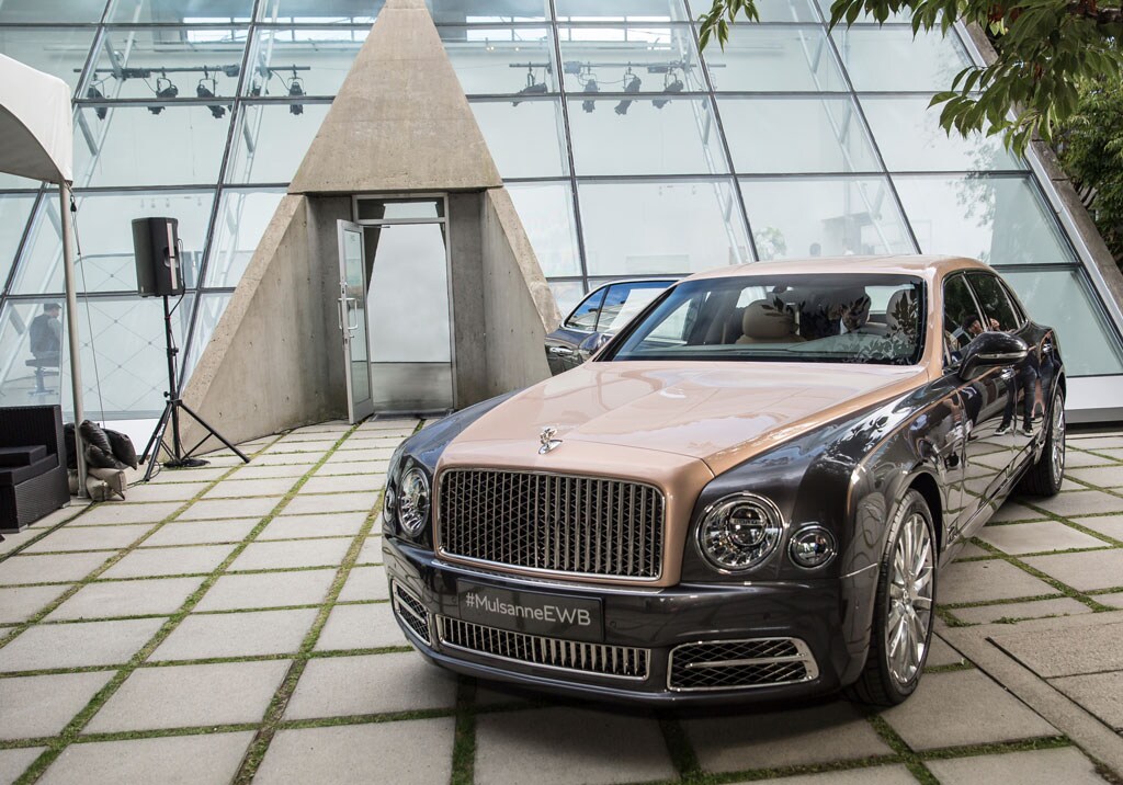 Бентли за 1000000. Лучшие машины за 3 миллиона рублей. Лучшие машины за 3 миллиона рублей. Aston martin one-77 салон. Бентли континенталь последняя модель.