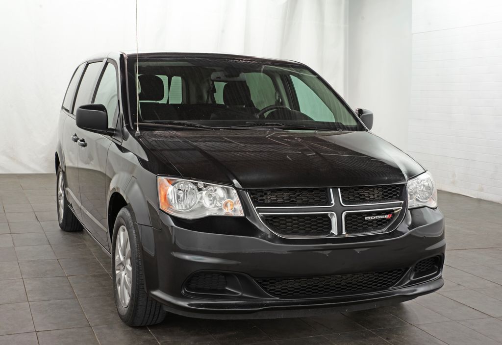 2018 Dodge Grand Caravan SE's photo