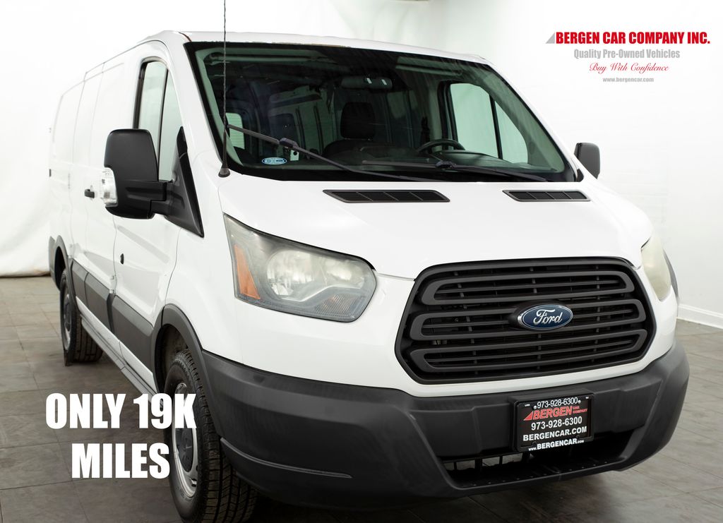 2015 Ford Transit Base's photo