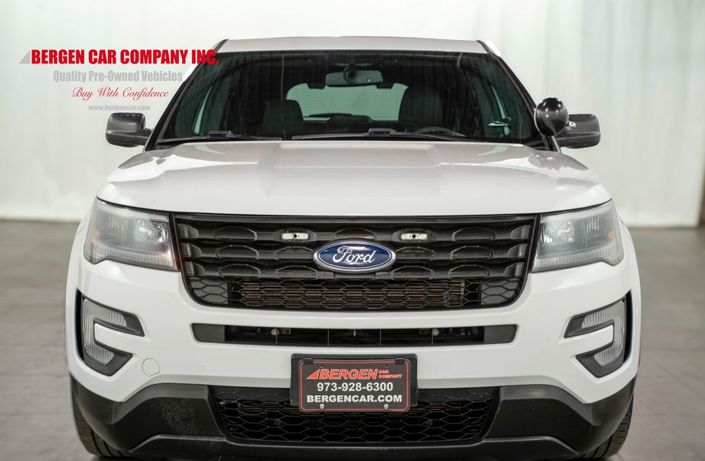2017 Ford Explorer photo 2