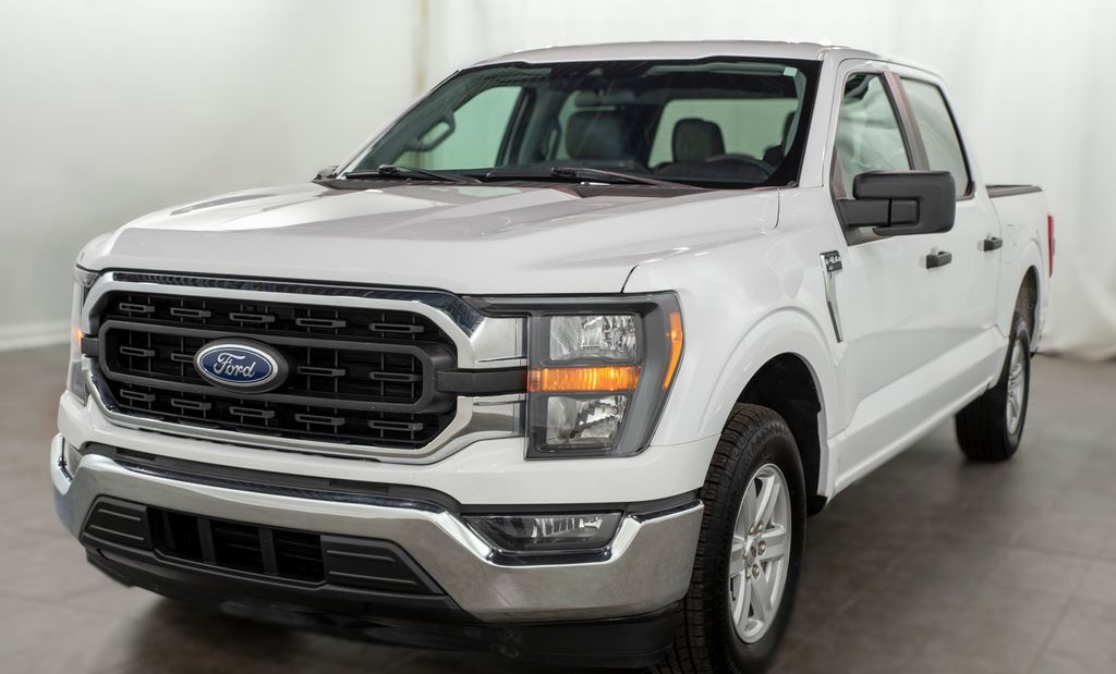 2023 Ford F-150 XLT photo 4