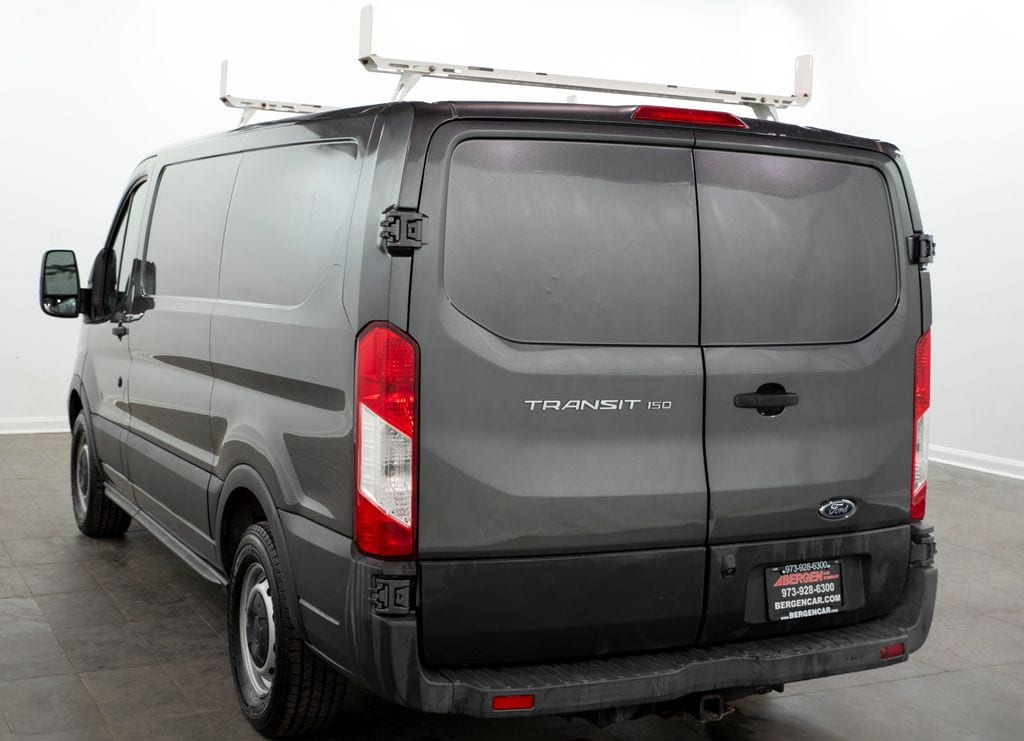 2016 Ford Transit Base's photo