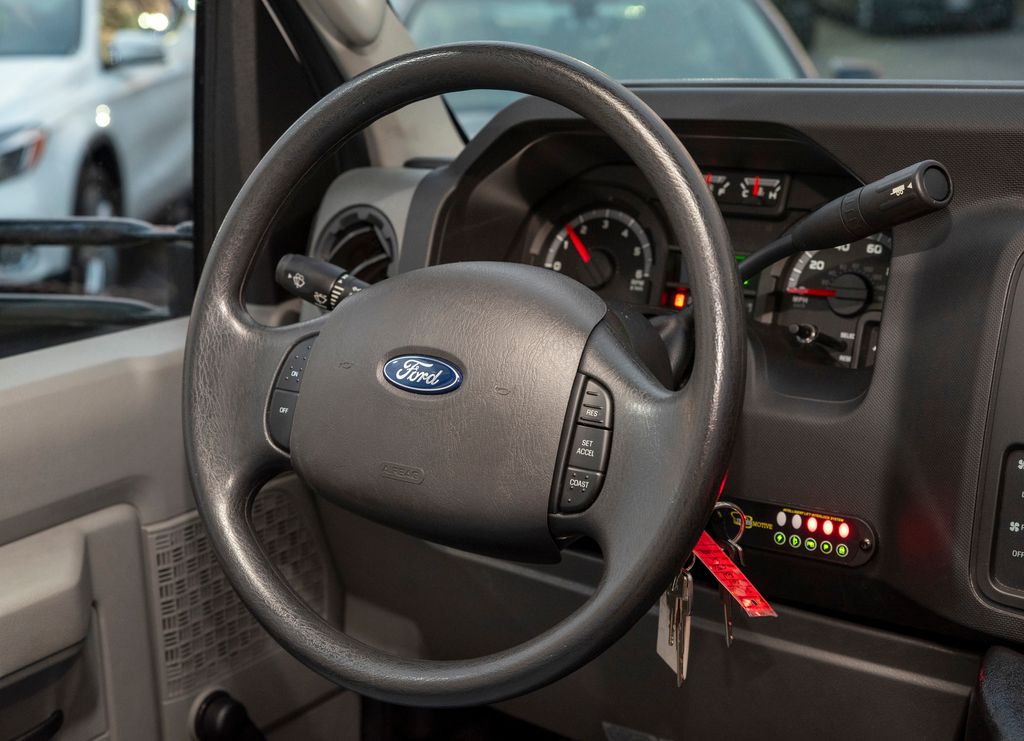 2014 Ford E-Series Cutaway Base - Photo 21