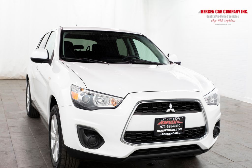 2015 Mitsubishi Outlander Sport 2.0 ES AWC CVT's photo