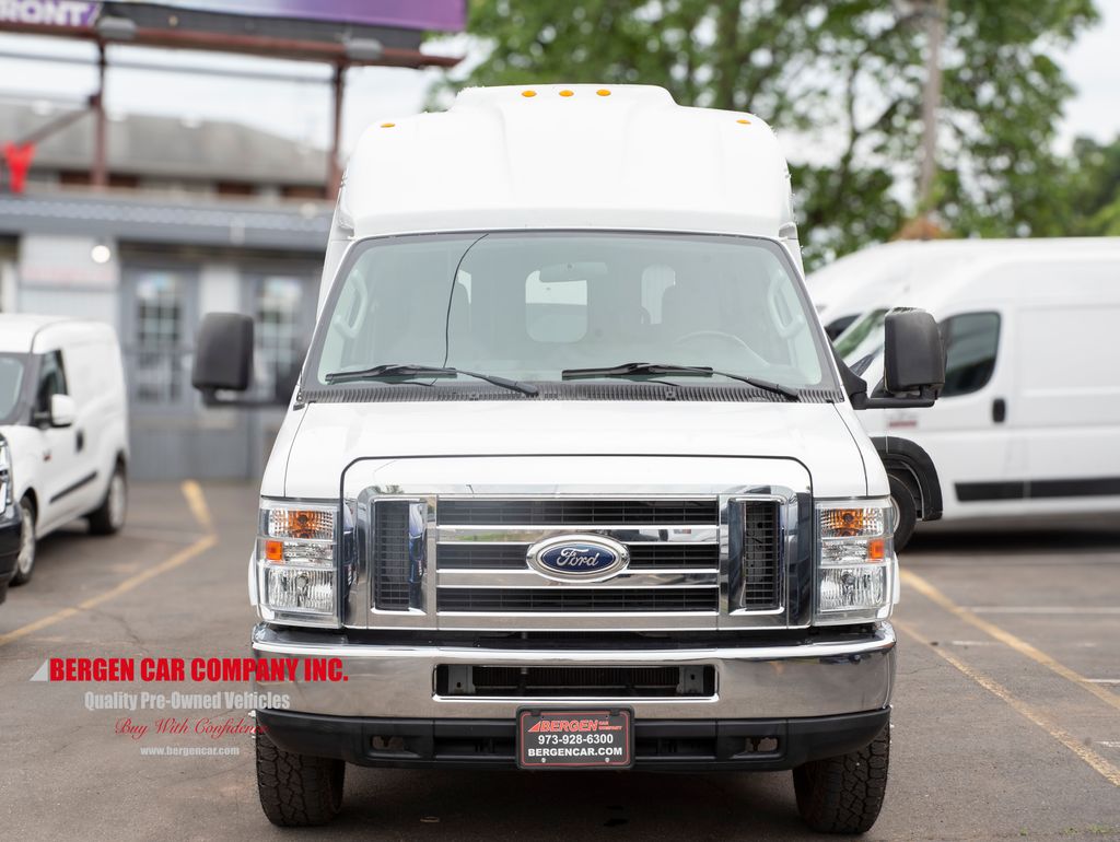 2014 Ford E-350 photo 3