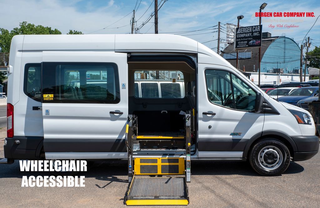 2018 Ford Transit's photo